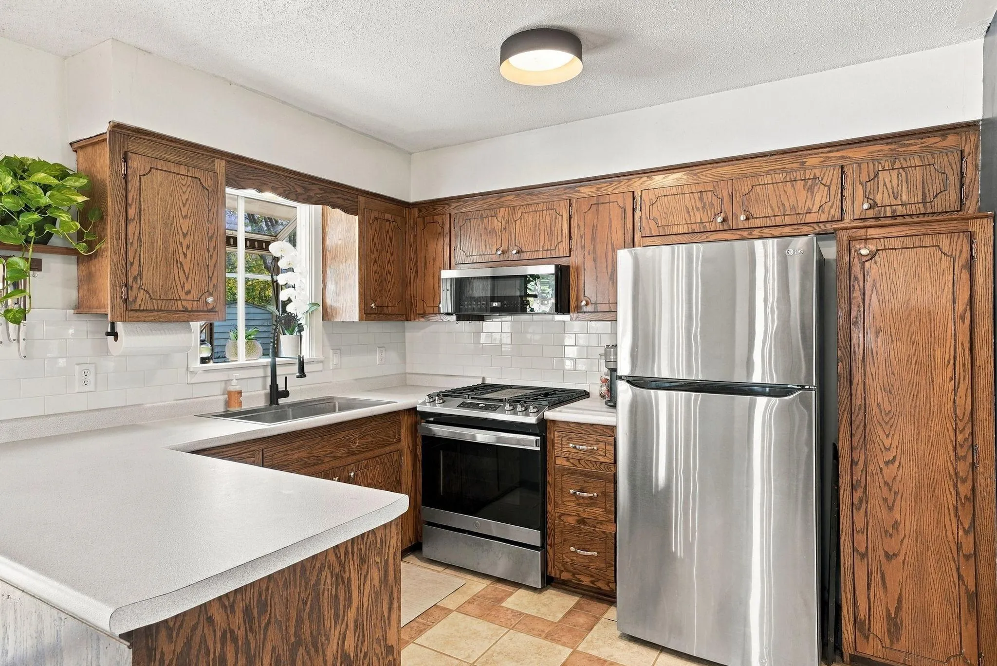 Photo 16 of 16641 Whitewood Avenue