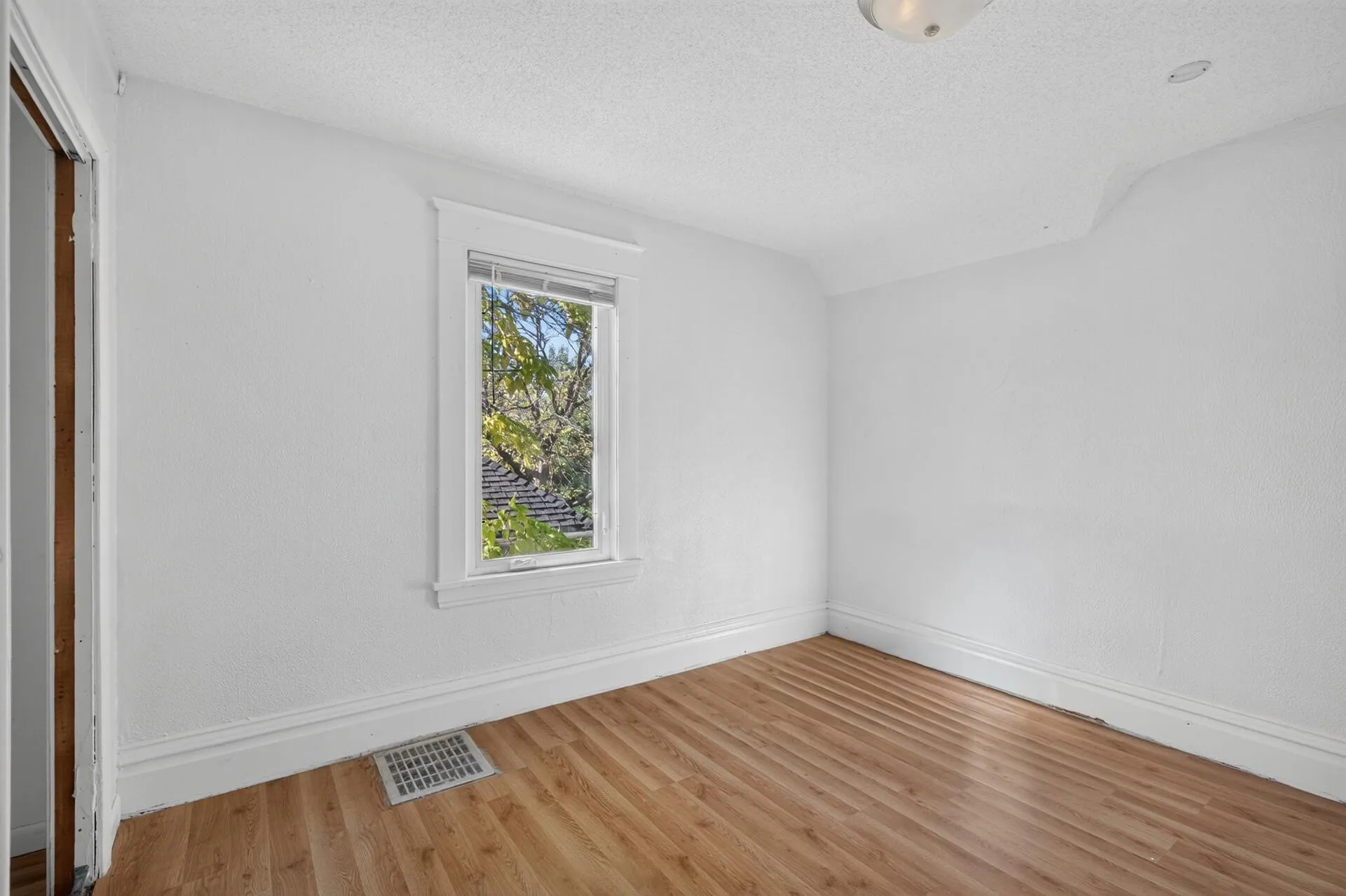 Photo 18 of 1571 7th E Street