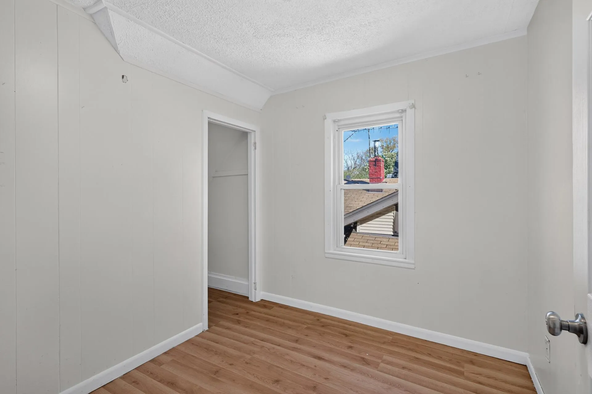 Photo 17 of 1571 7th E Street