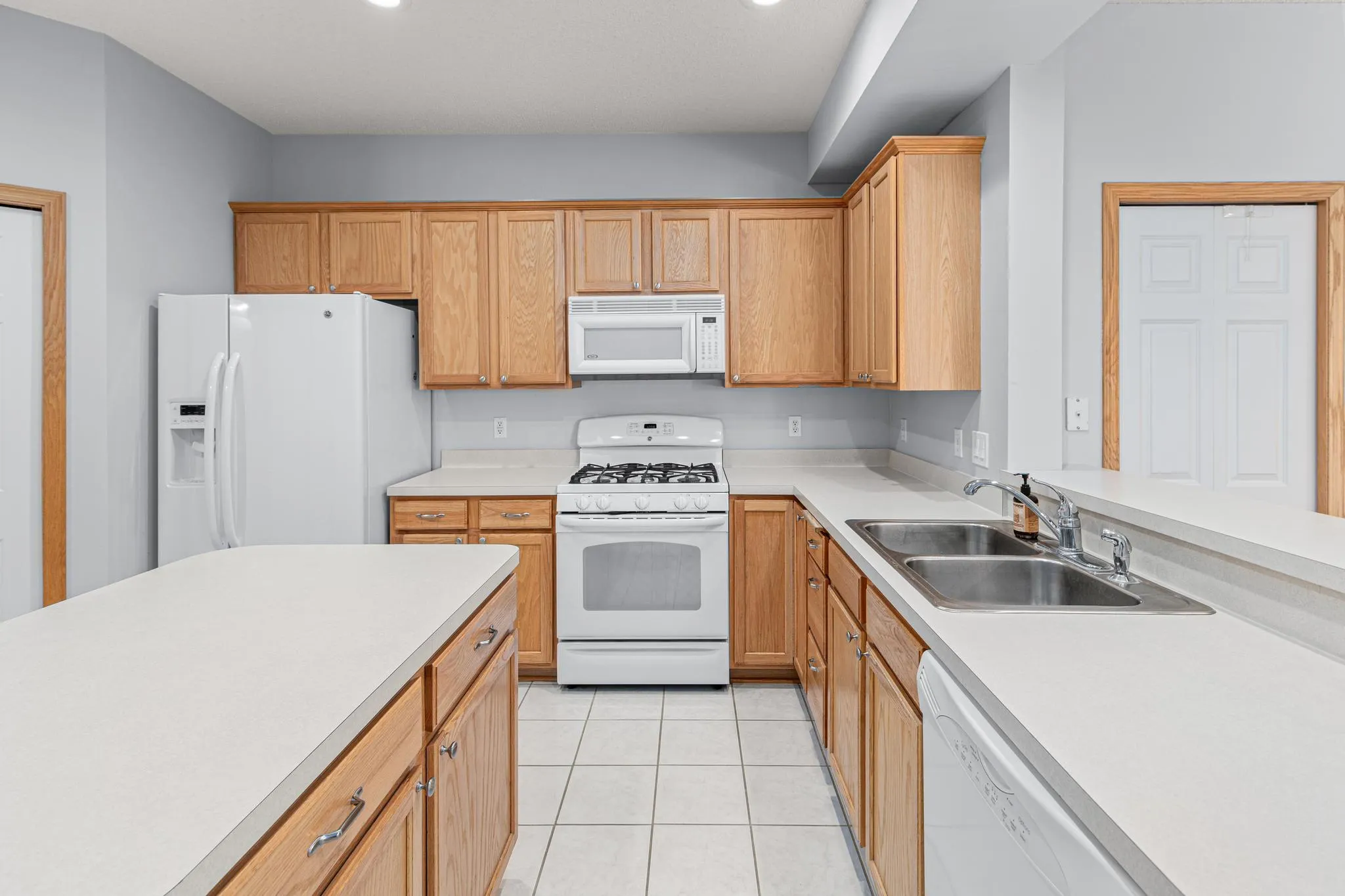 Photo 9 of 1529 111th Ne Drive Unit F