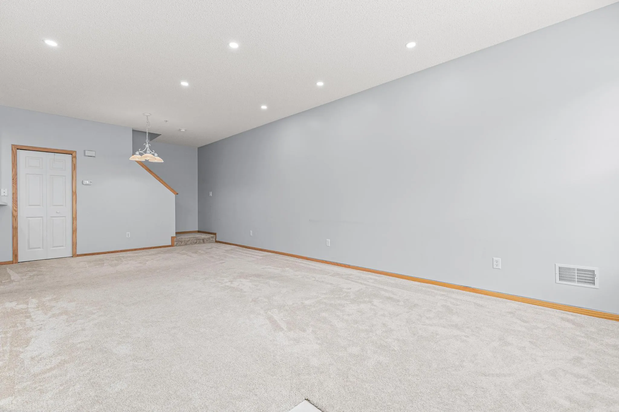 Photo 5 of 1529 111th Ne Drive Unit F
