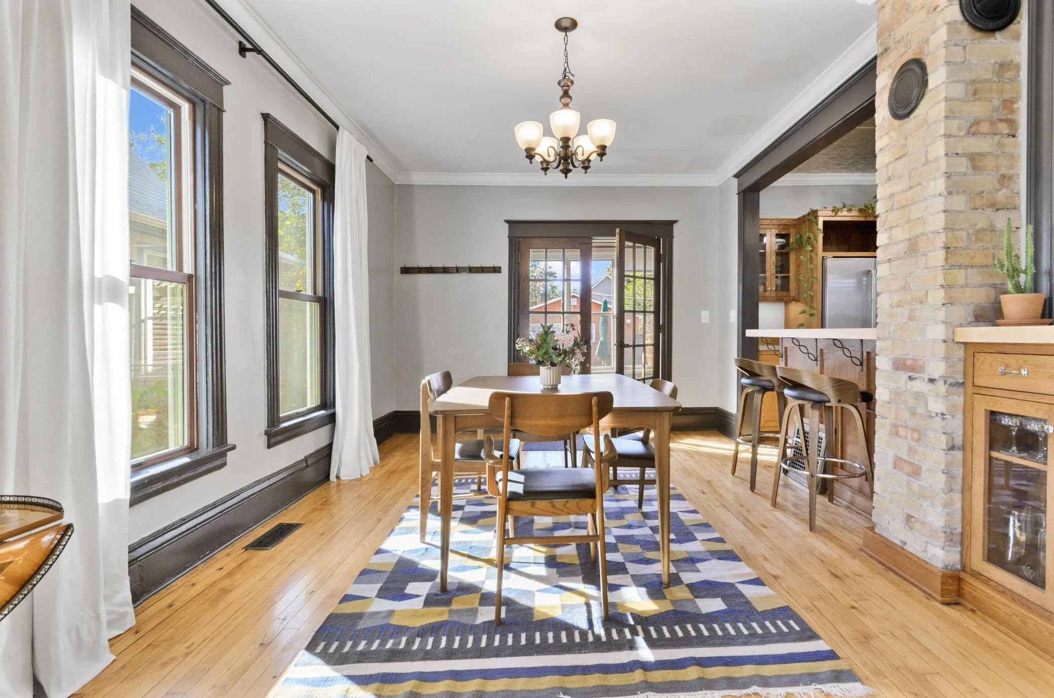 Photo 9 of 2322 Grand Ne Street