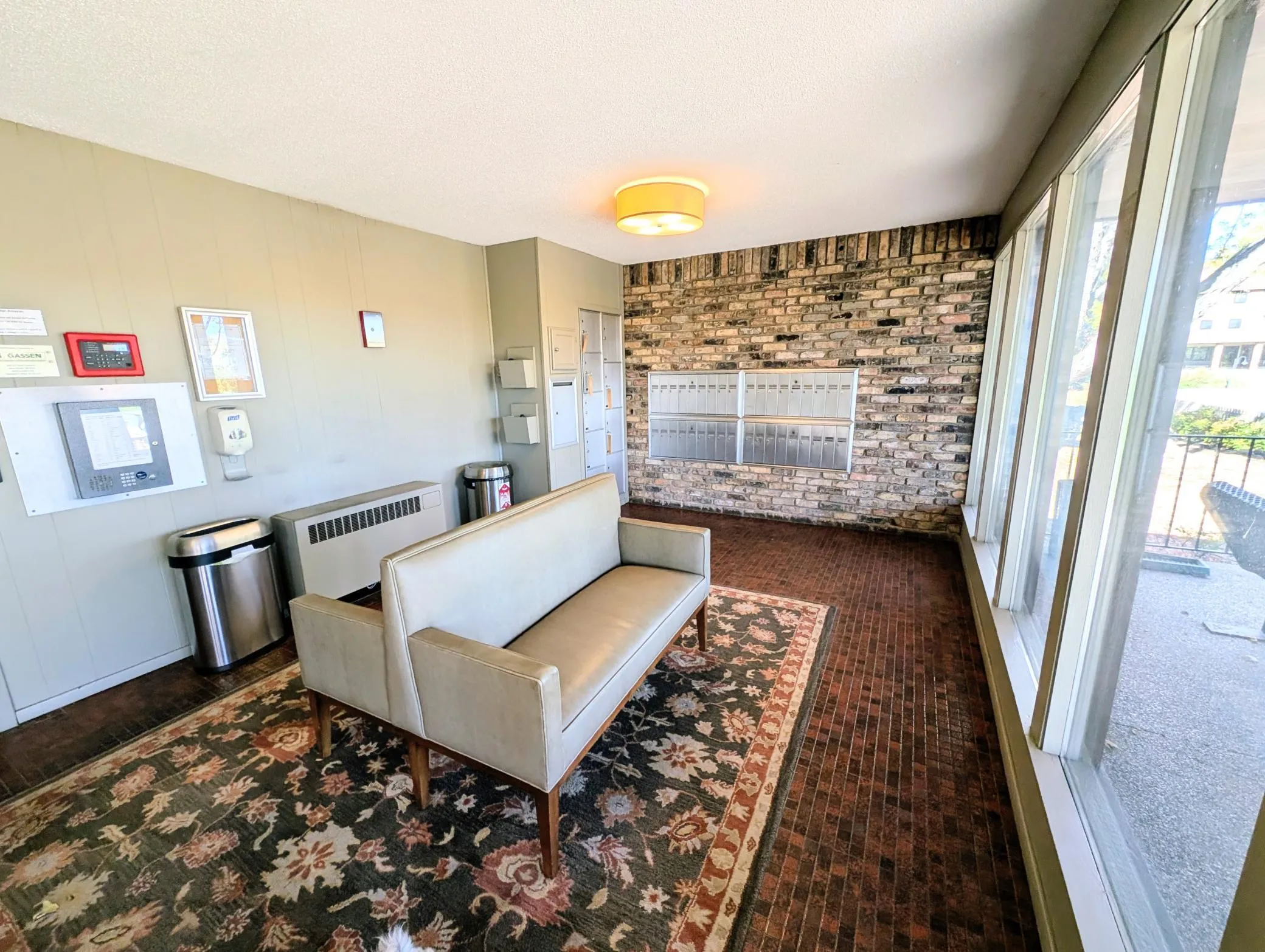Photo 4 of 215 Barry S Avenue Unit 120