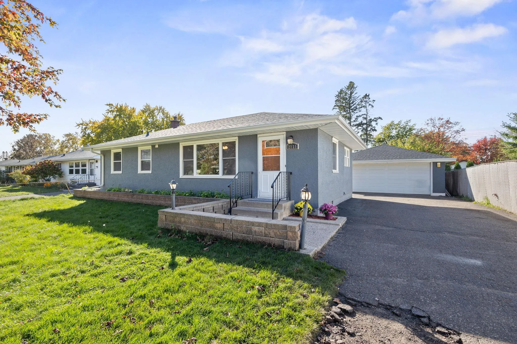 Photo 3 of 2735 Chippewa Avenue
