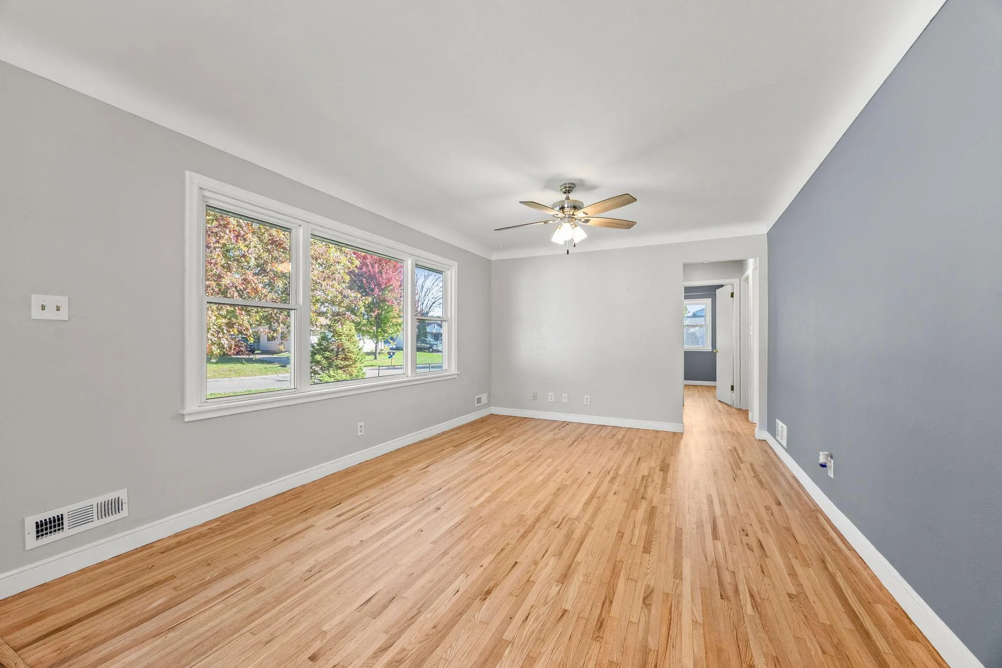 Photo 13 of 2735 Chippewa Avenue