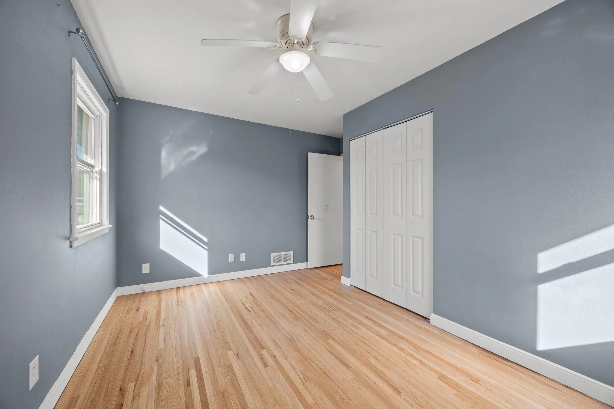 Photo 23 of 2735 Chippewa Avenue