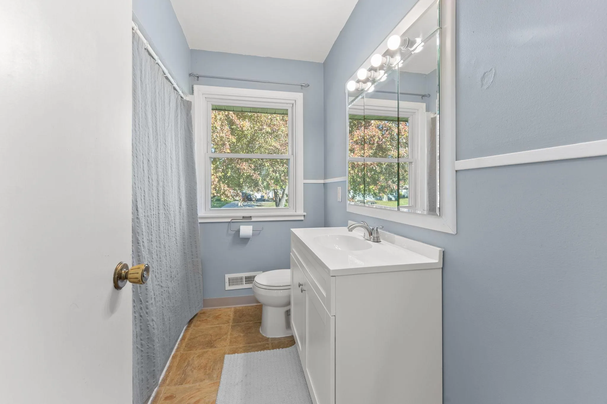 Photo 20 of 2735 Chippewa Avenue