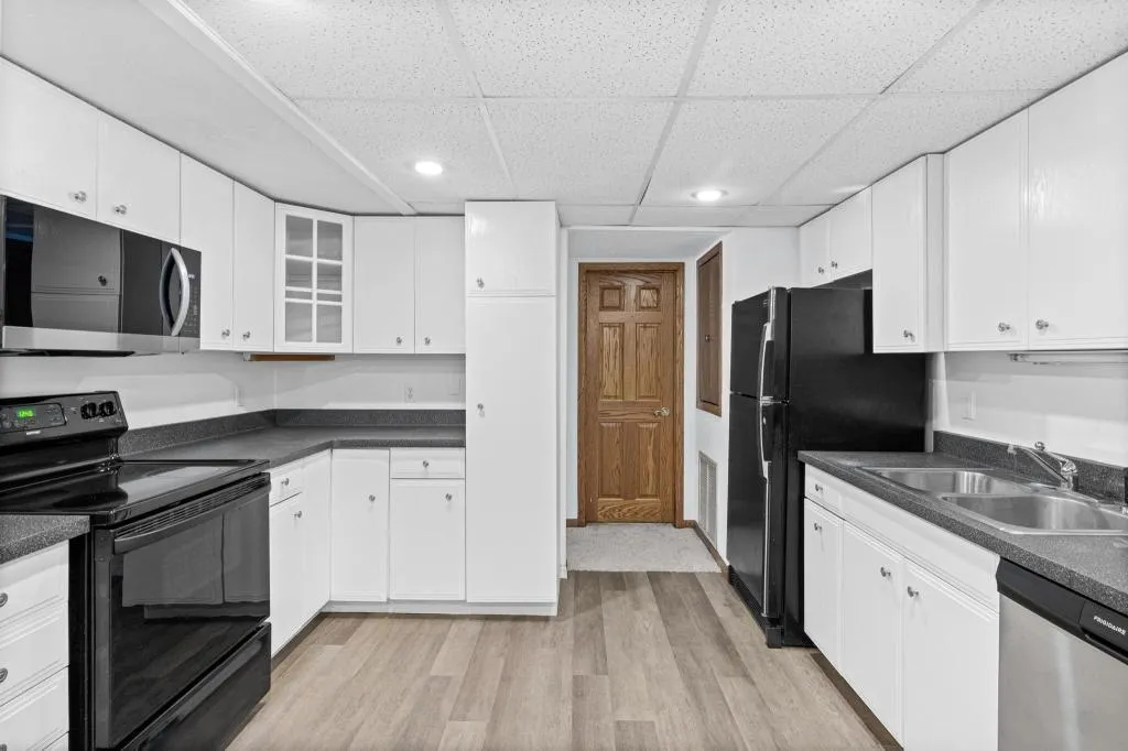 Photo 7 of 132 Demont E Avenue Unit 136
