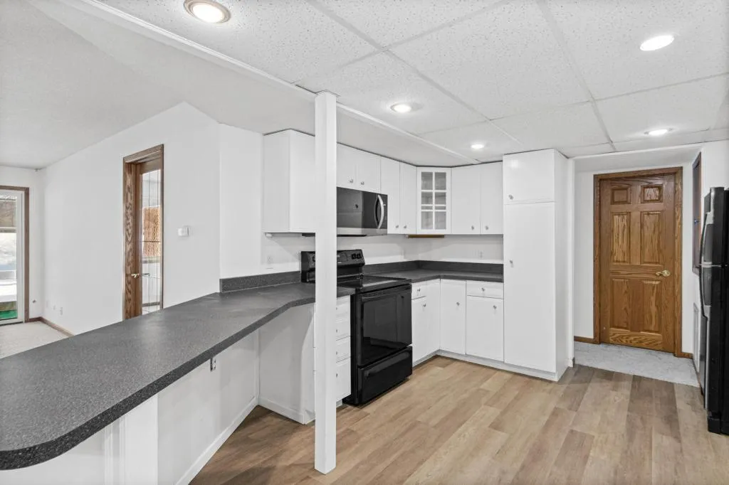 Photo 6 of 132 Demont E Avenue Unit 136
