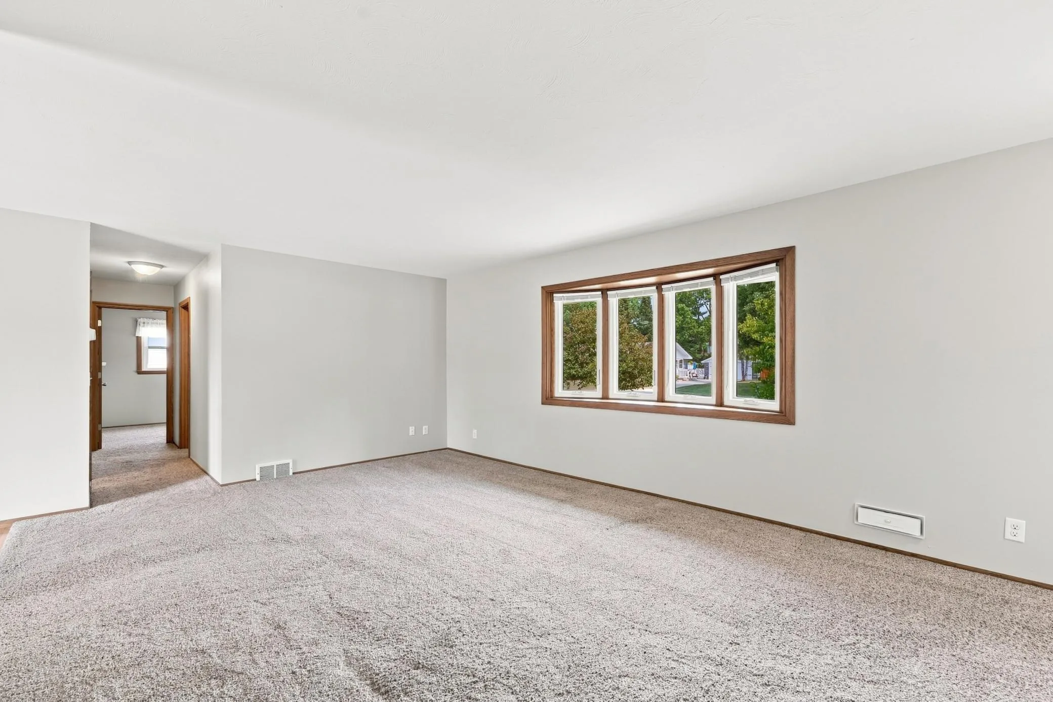 Photo 7 of 9324 10th S Avenue