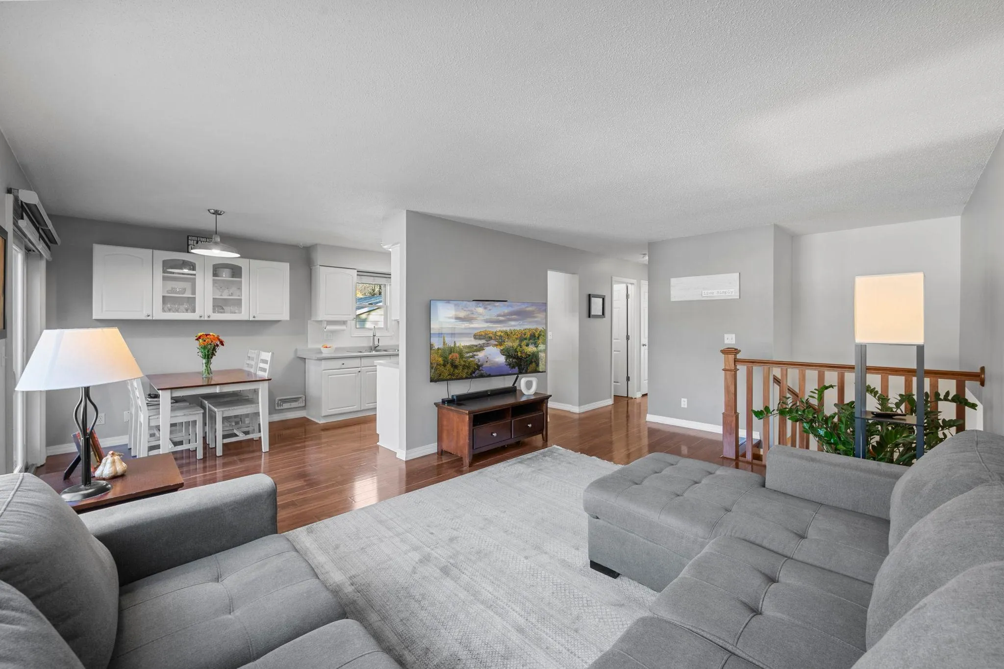 Photo 4 of 8308 W 104th Street