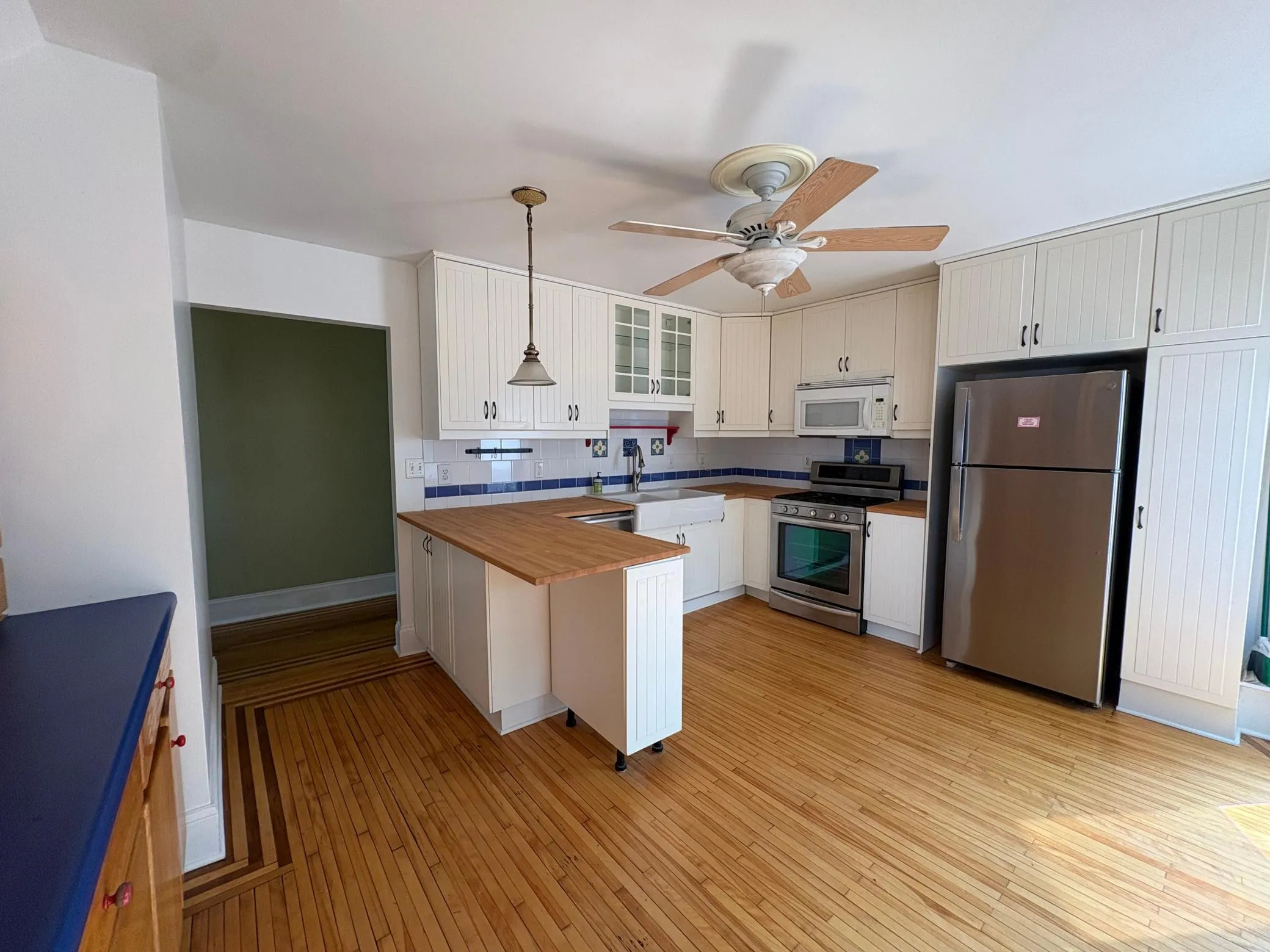 Photo 2 of 1604 Elliot Avenue