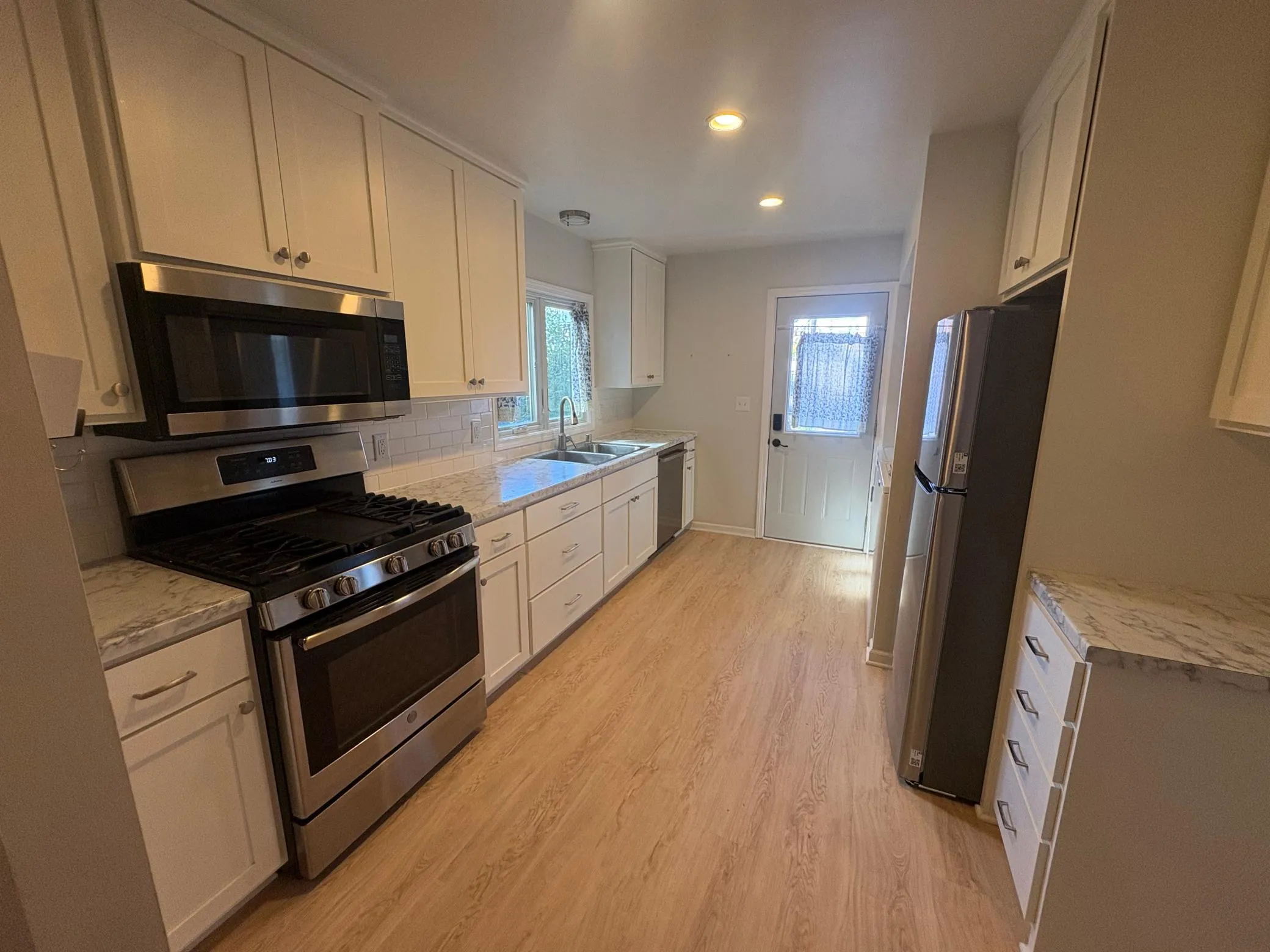 Photo 14 of 1604 Elliot Avenue
