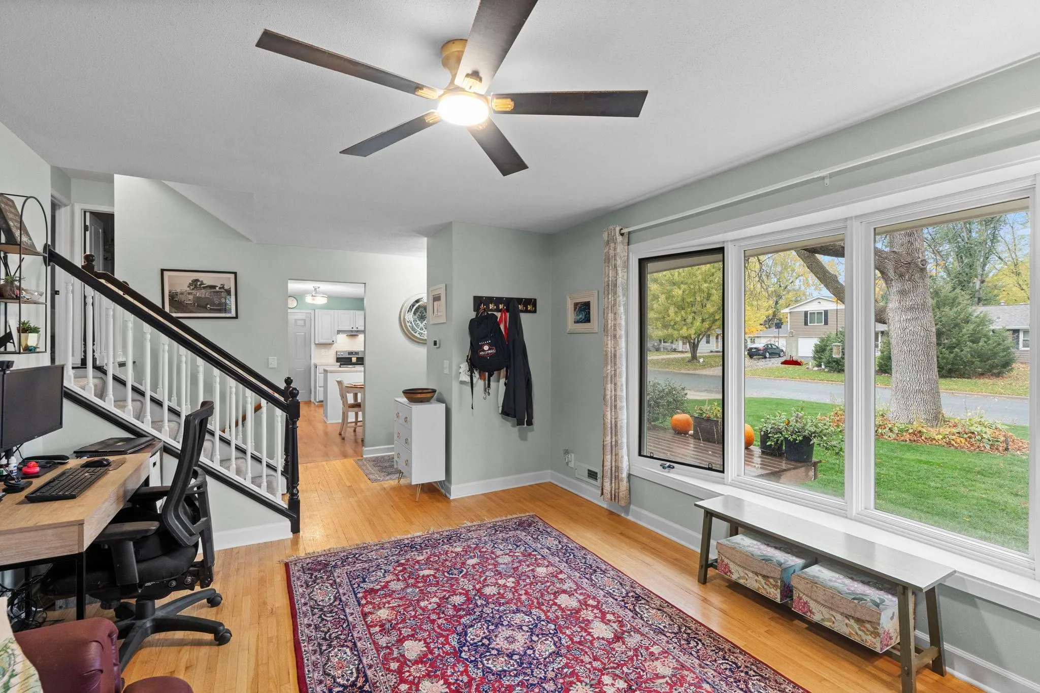 Photo 4 of 10621 Russell S Avenue