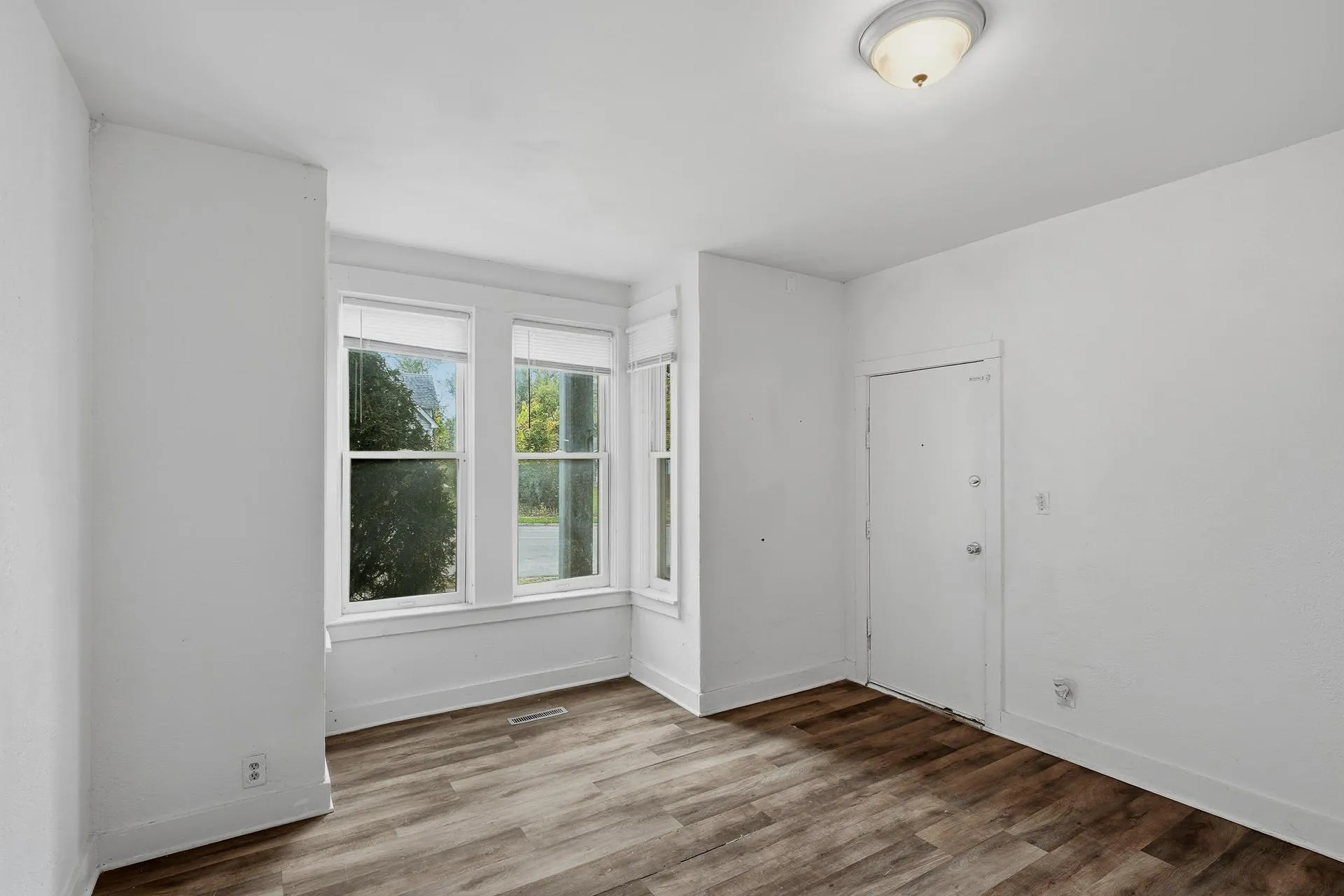 Photo 10 of 669 Case Avenue