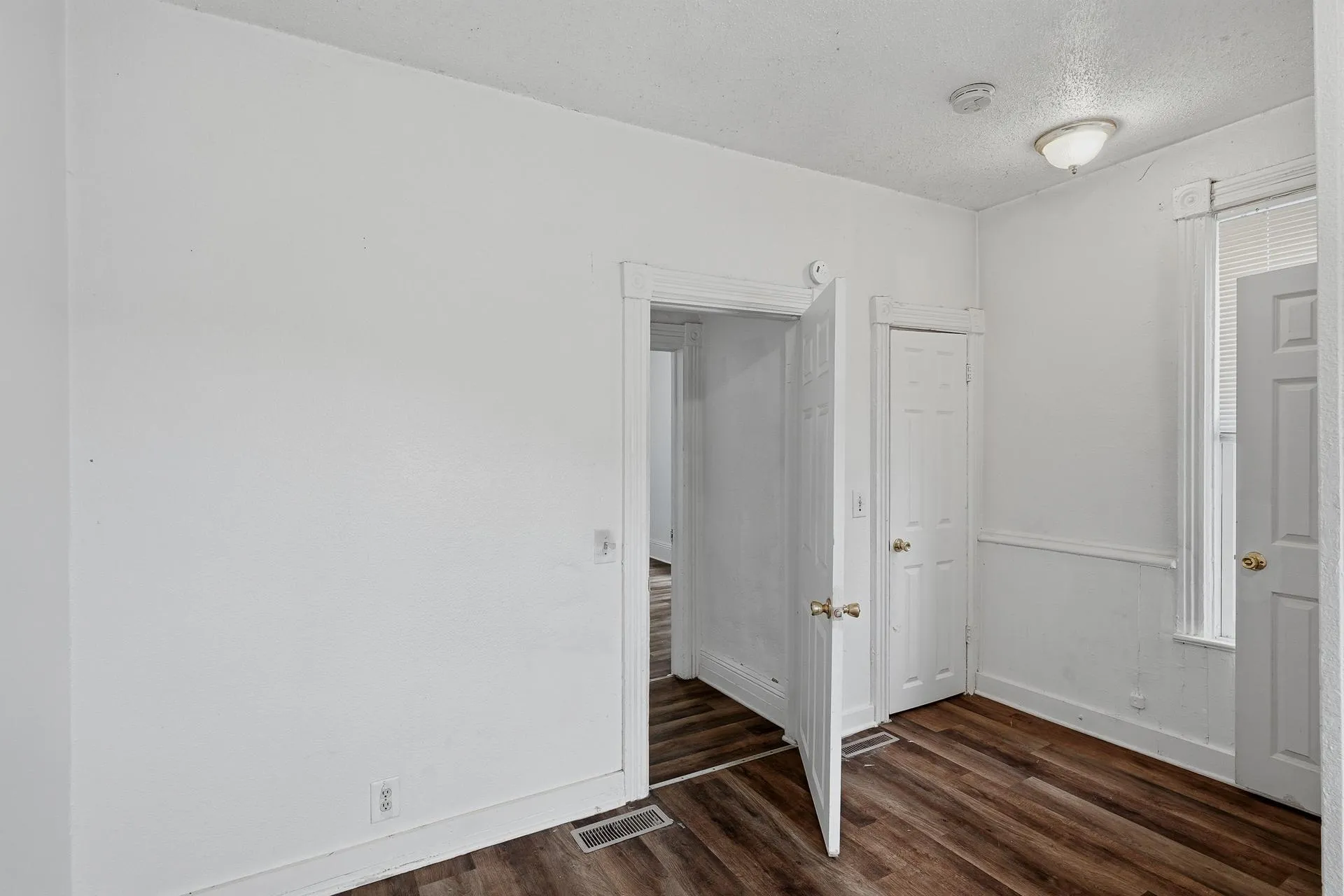Photo 30 of 669 Case Avenue