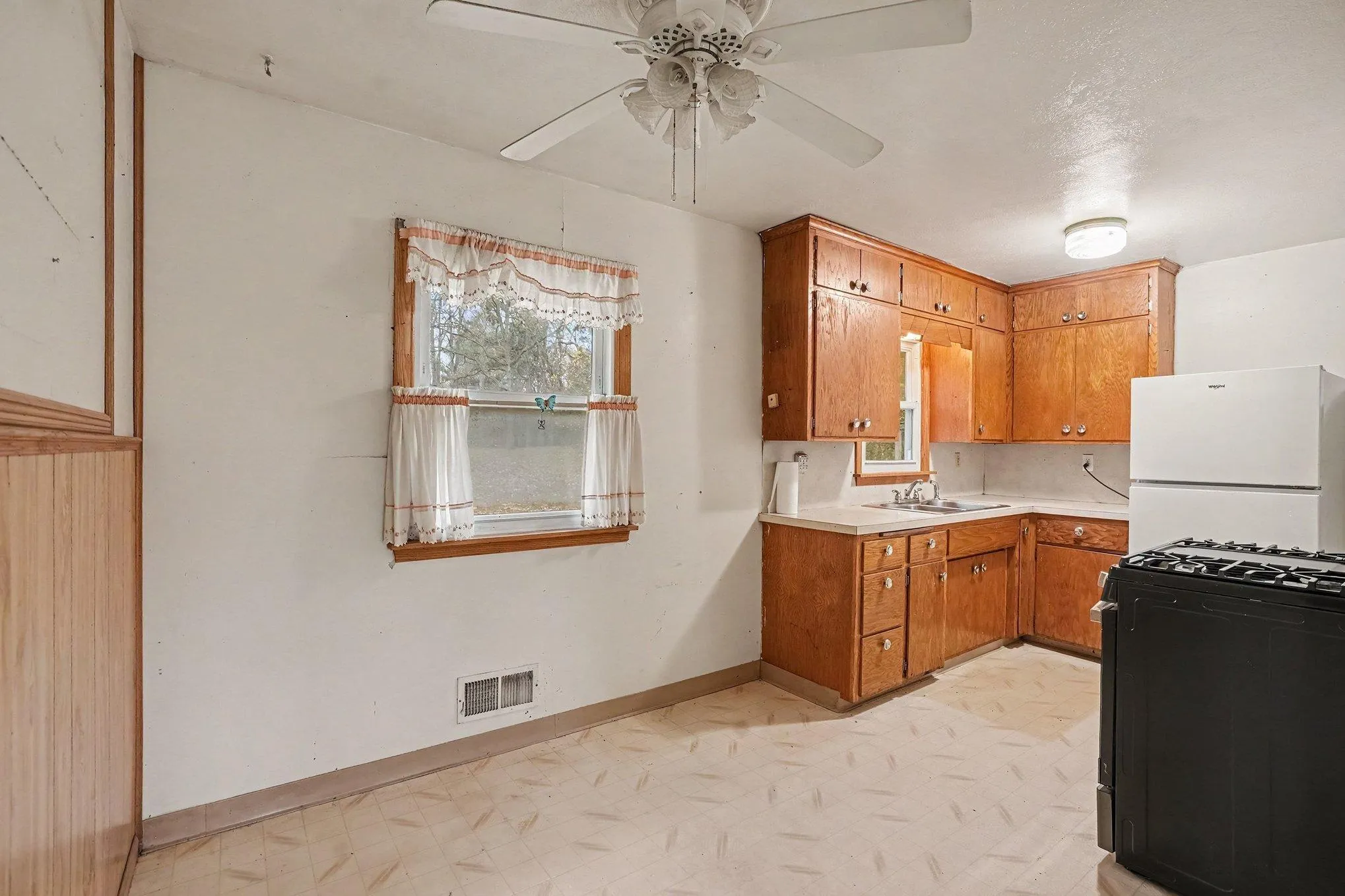 Photo 6 of 16271 Valley Nw Drive