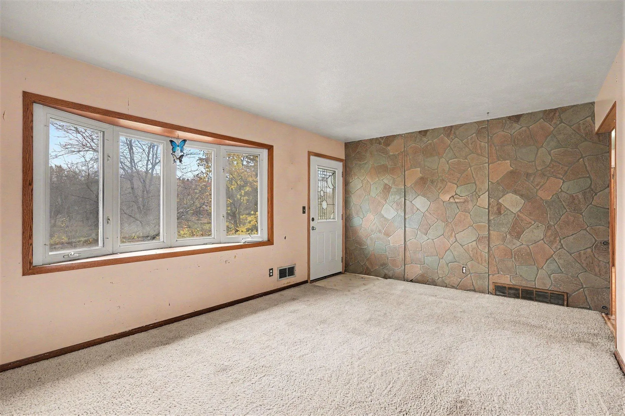Photo 11 of 16271 Valley Nw Drive