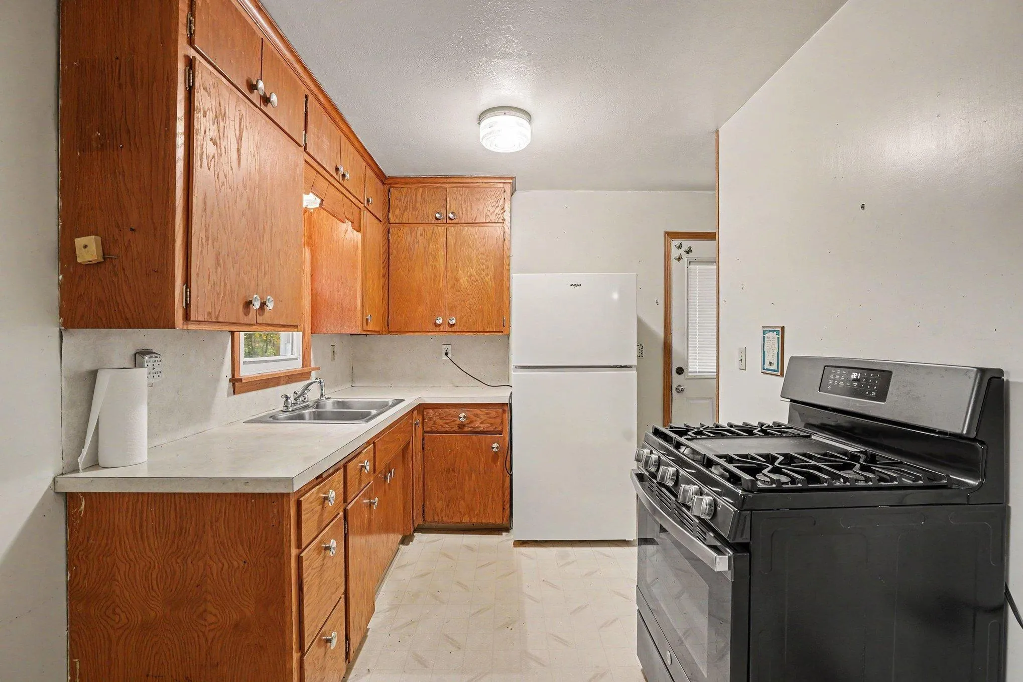 Photo 5 of 16271 Valley Nw Drive