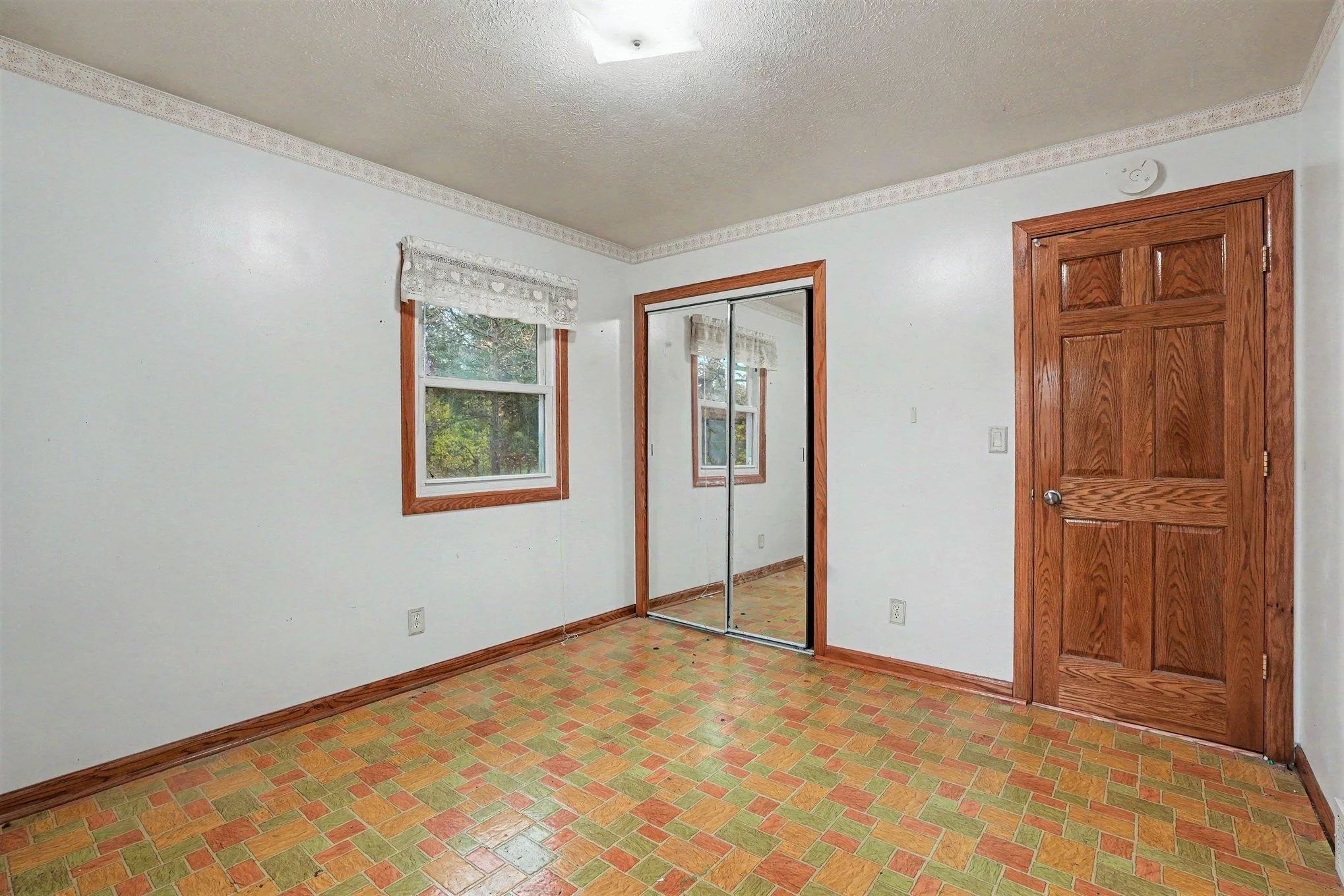 Photo 14 of 16271 Valley Nw Drive