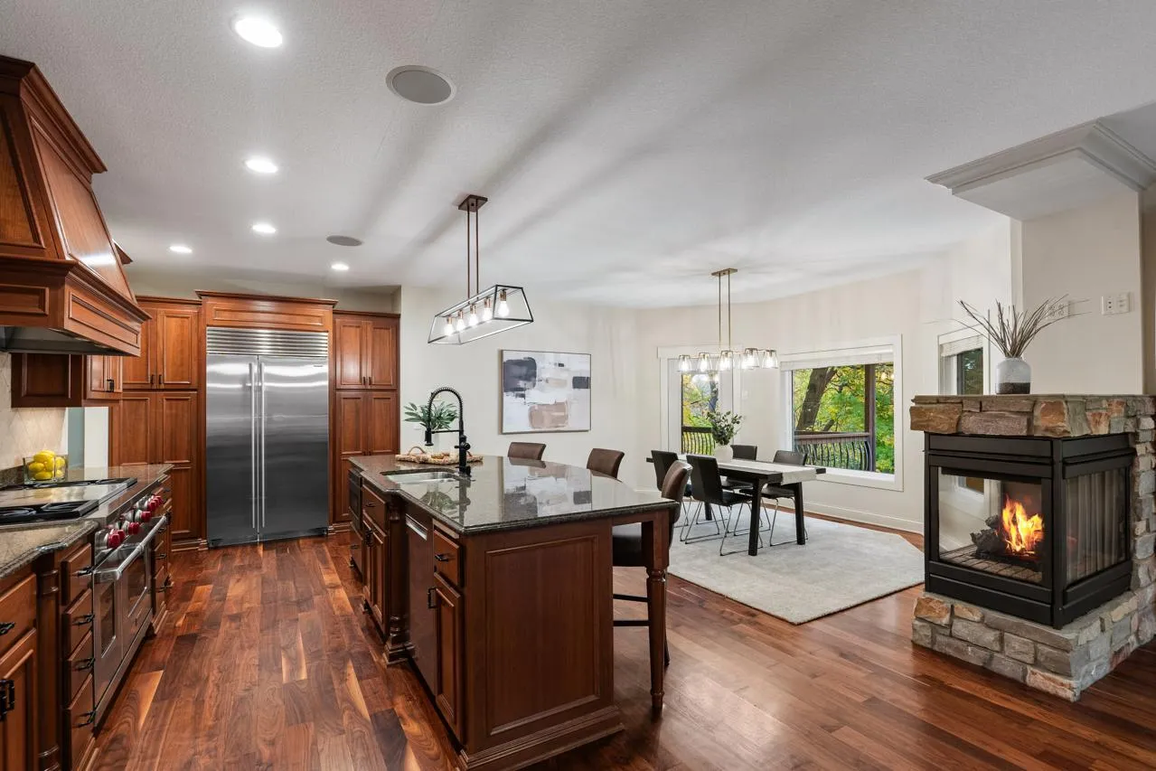 Photo 4 of 18600 Ridgewood Road