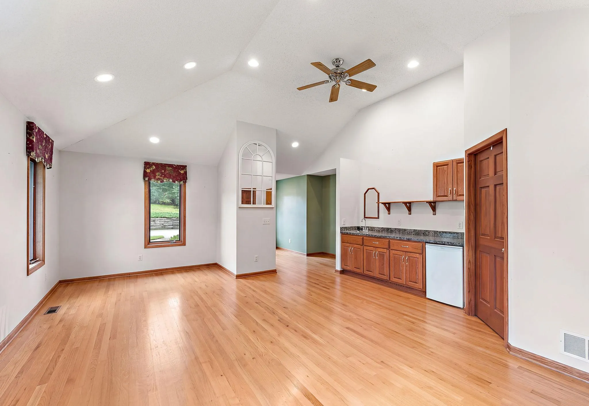 Photo 5 of 13145 4th N Street