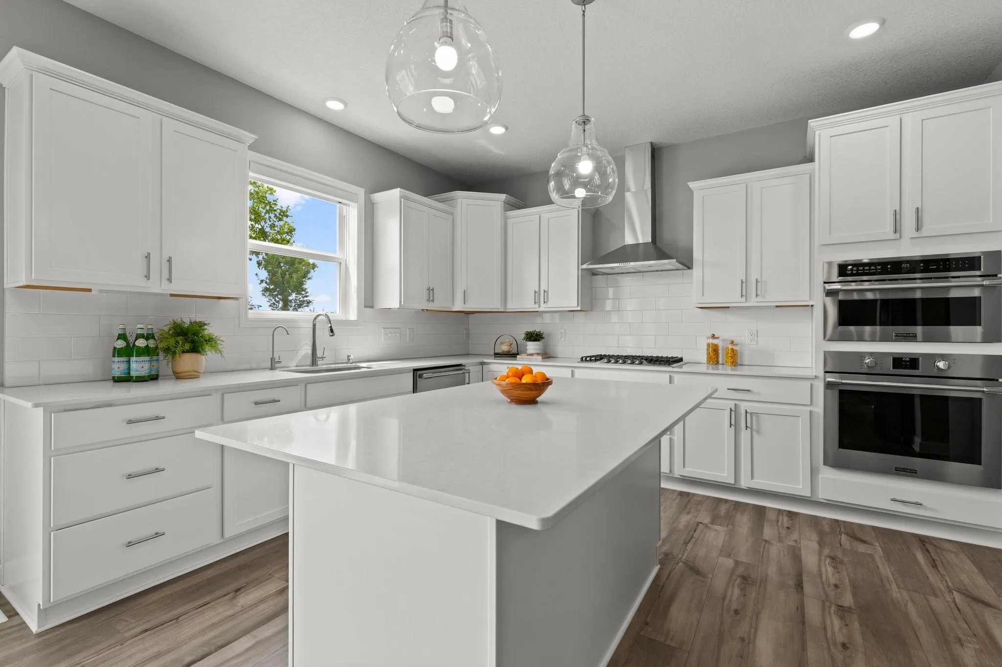 Photo 5 of 12677 Ardmore Avenue