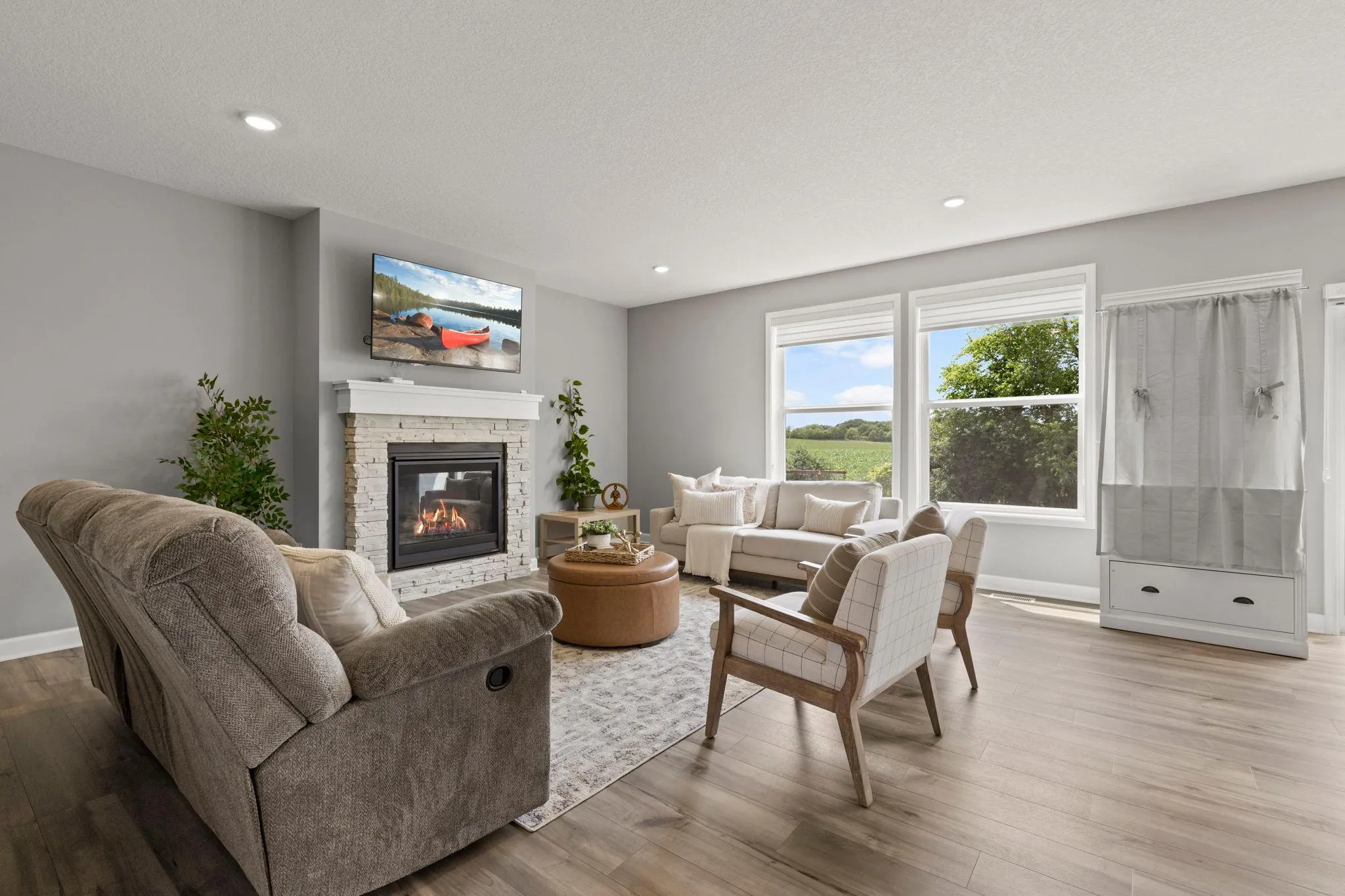 Photo 8 of 12677 Ardmore Avenue