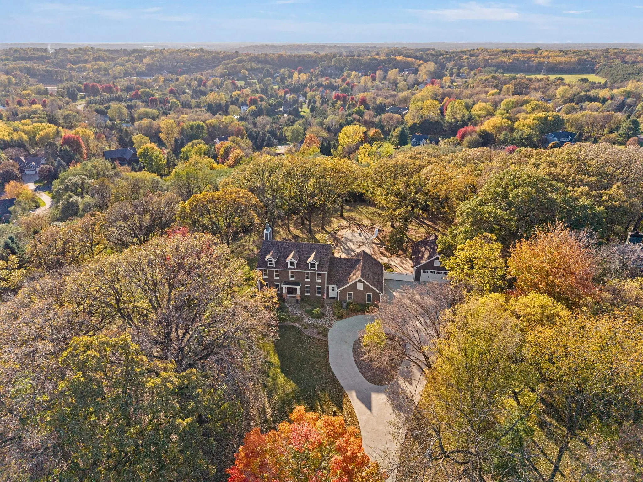 Photo 3 of 2300 Overlook N Court