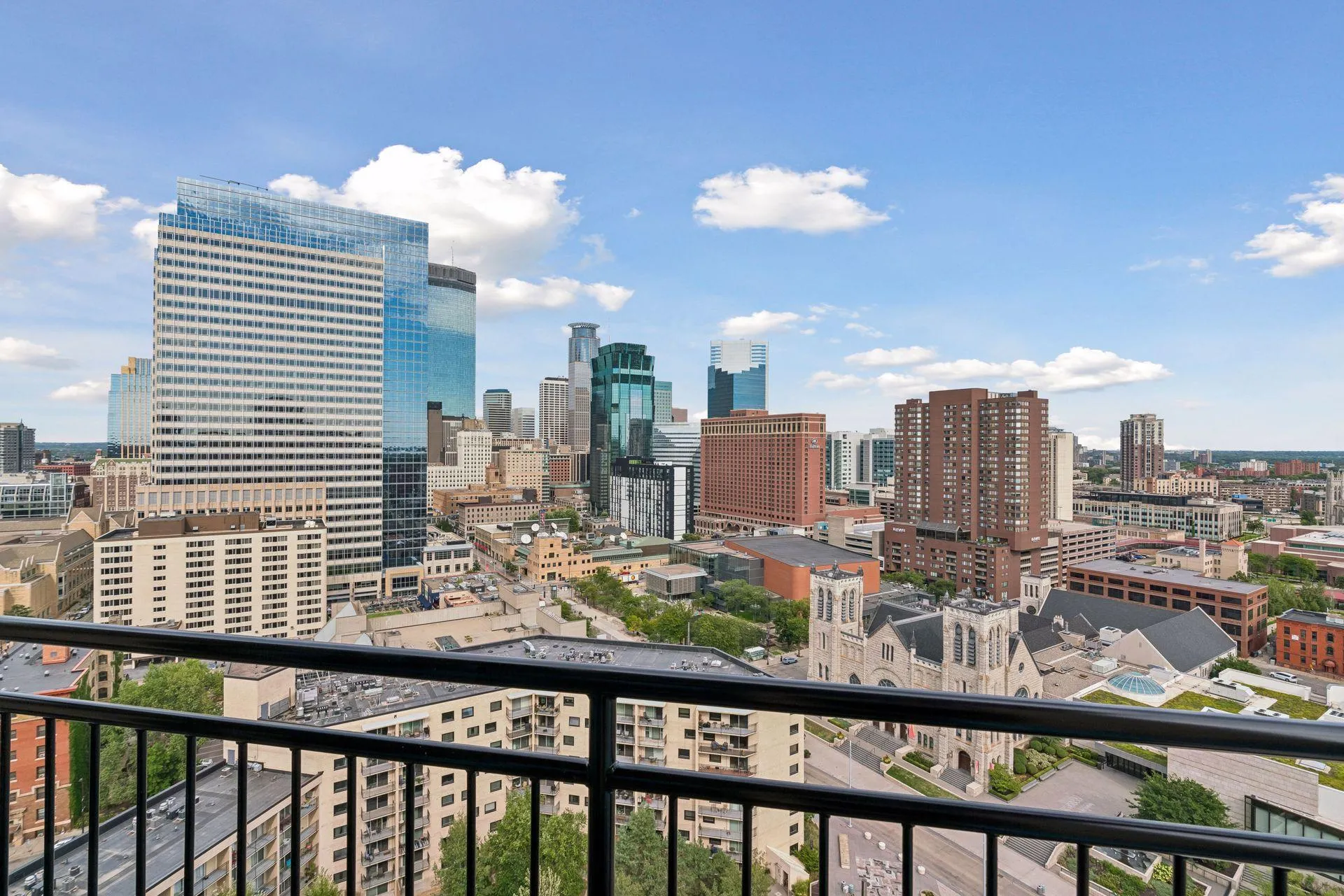Photo 5 of 1225 Lasalle Avenue Unit 2307