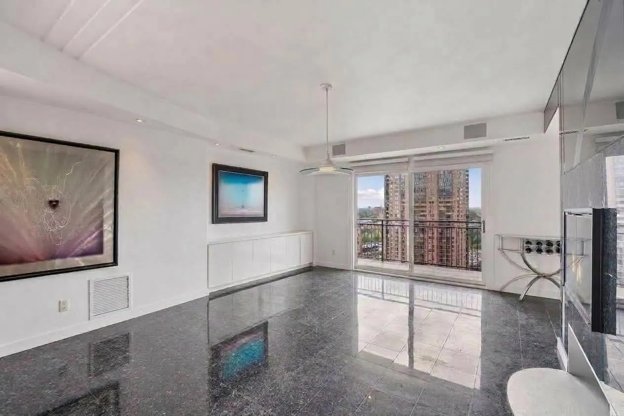Photo 23 of 1225 Lasalle Avenue Unit 2307