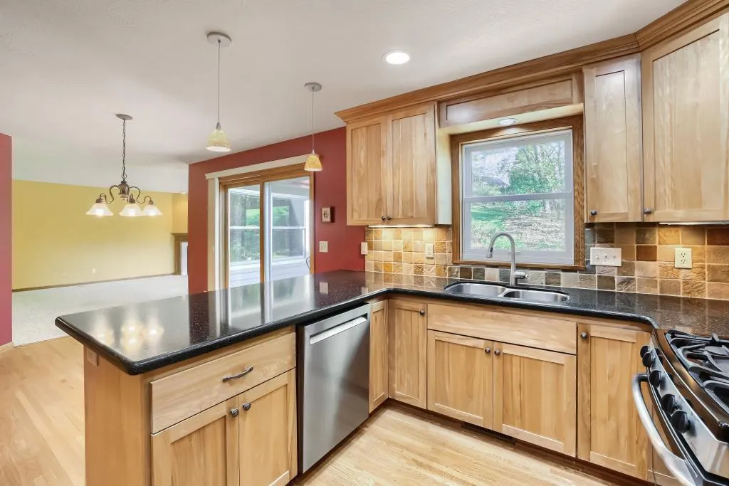 Photo 3 of 1568 Ashbury Place