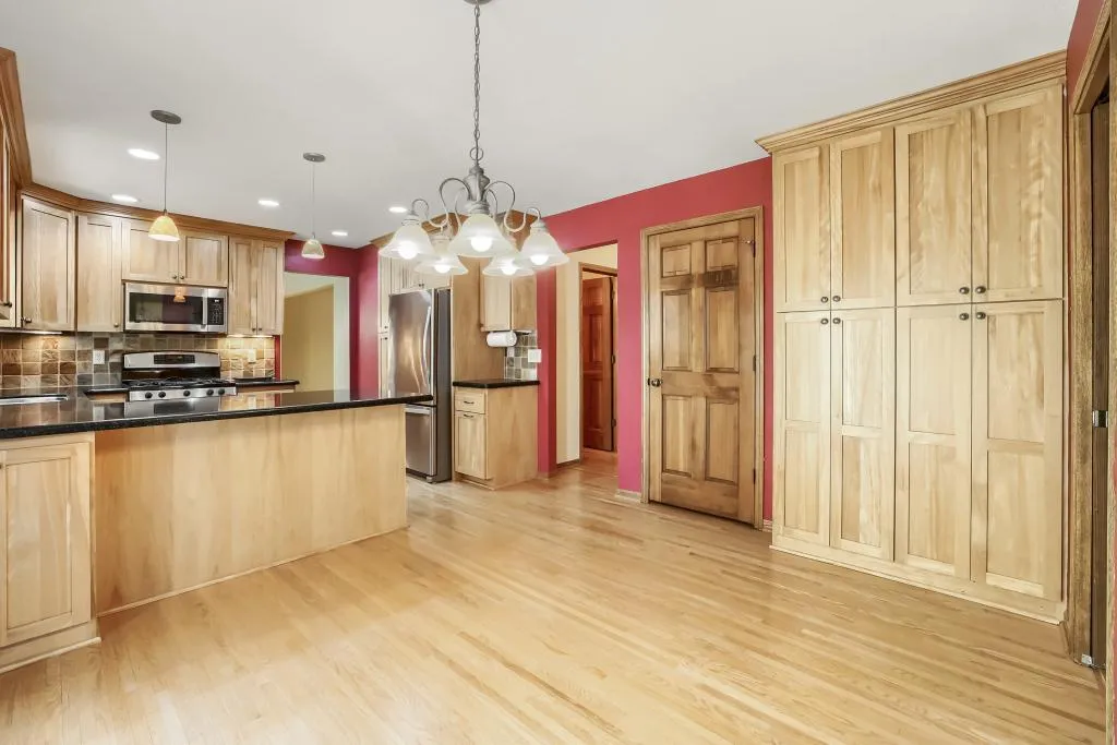 Photo 5 of 1568 Ashbury Place