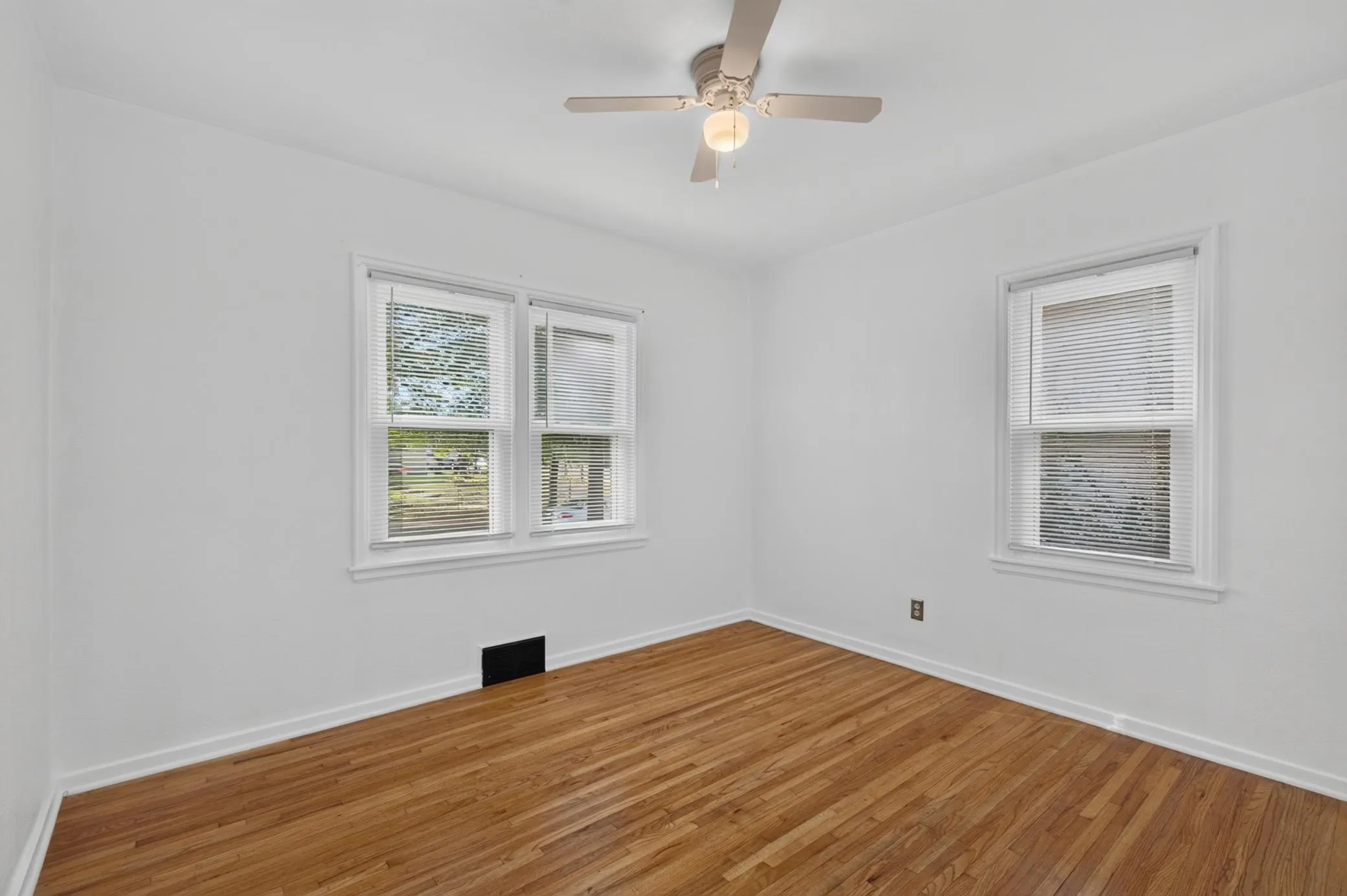 Photo 8 of 1701 4th E Street