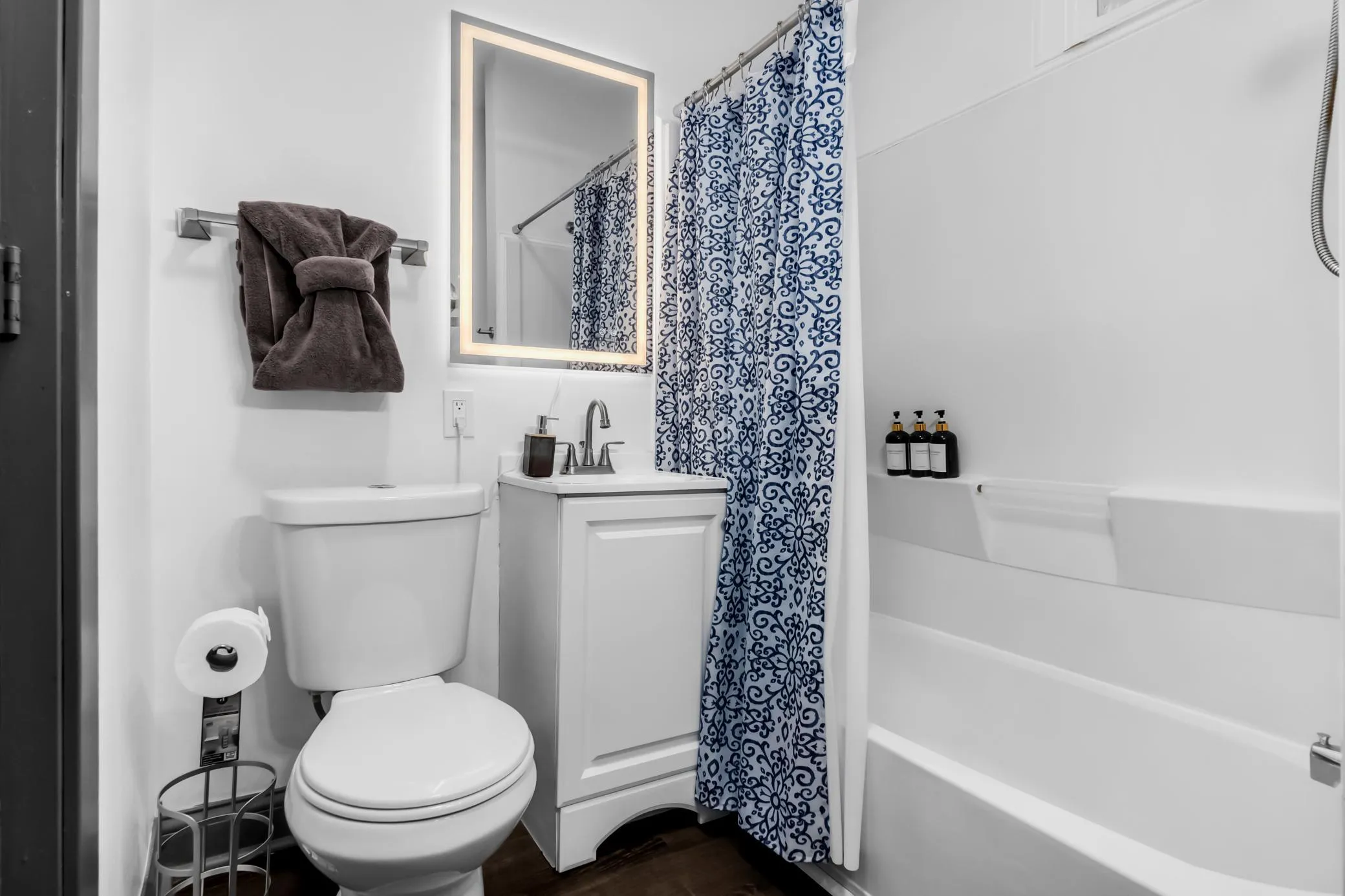 Photo 13 of 3310 Chicago Avenue