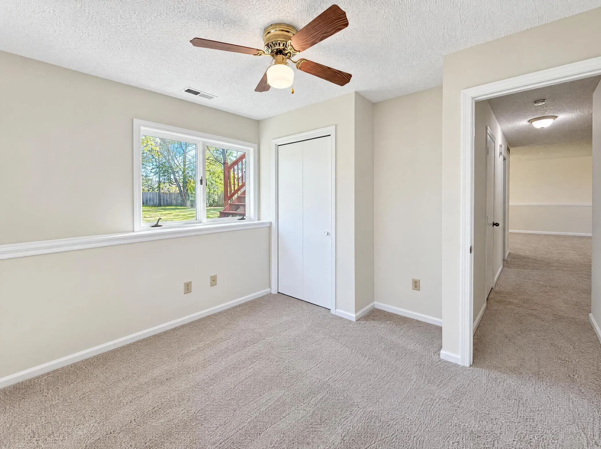 Photo 16 of 1122 Prairie S Court
