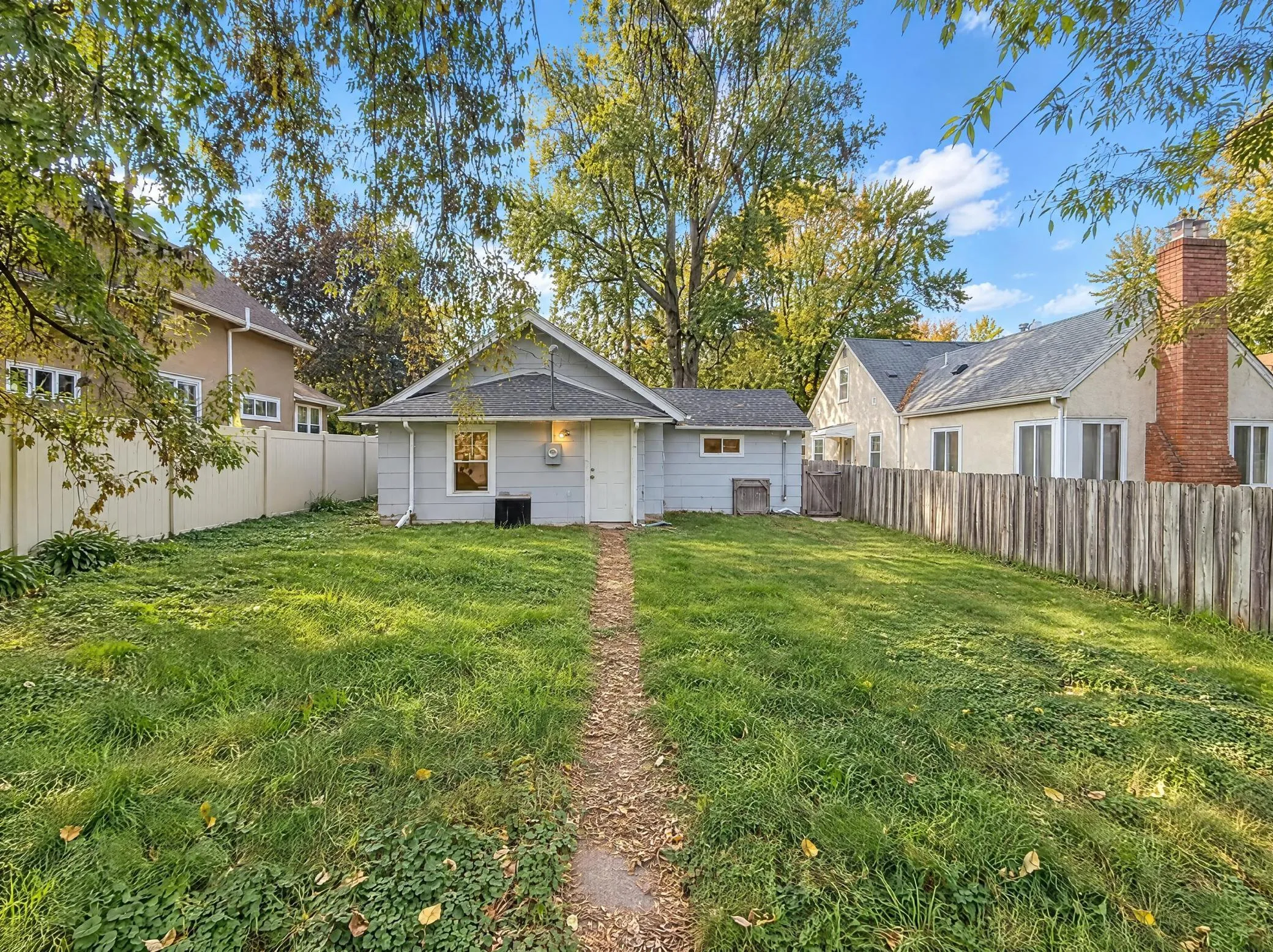 Photo 4 of 5533 32nd S Avenue