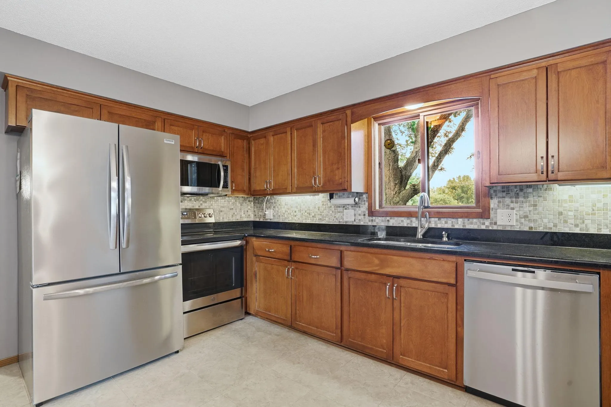 Photo 3 of 6207 Edgemont N Boulevard