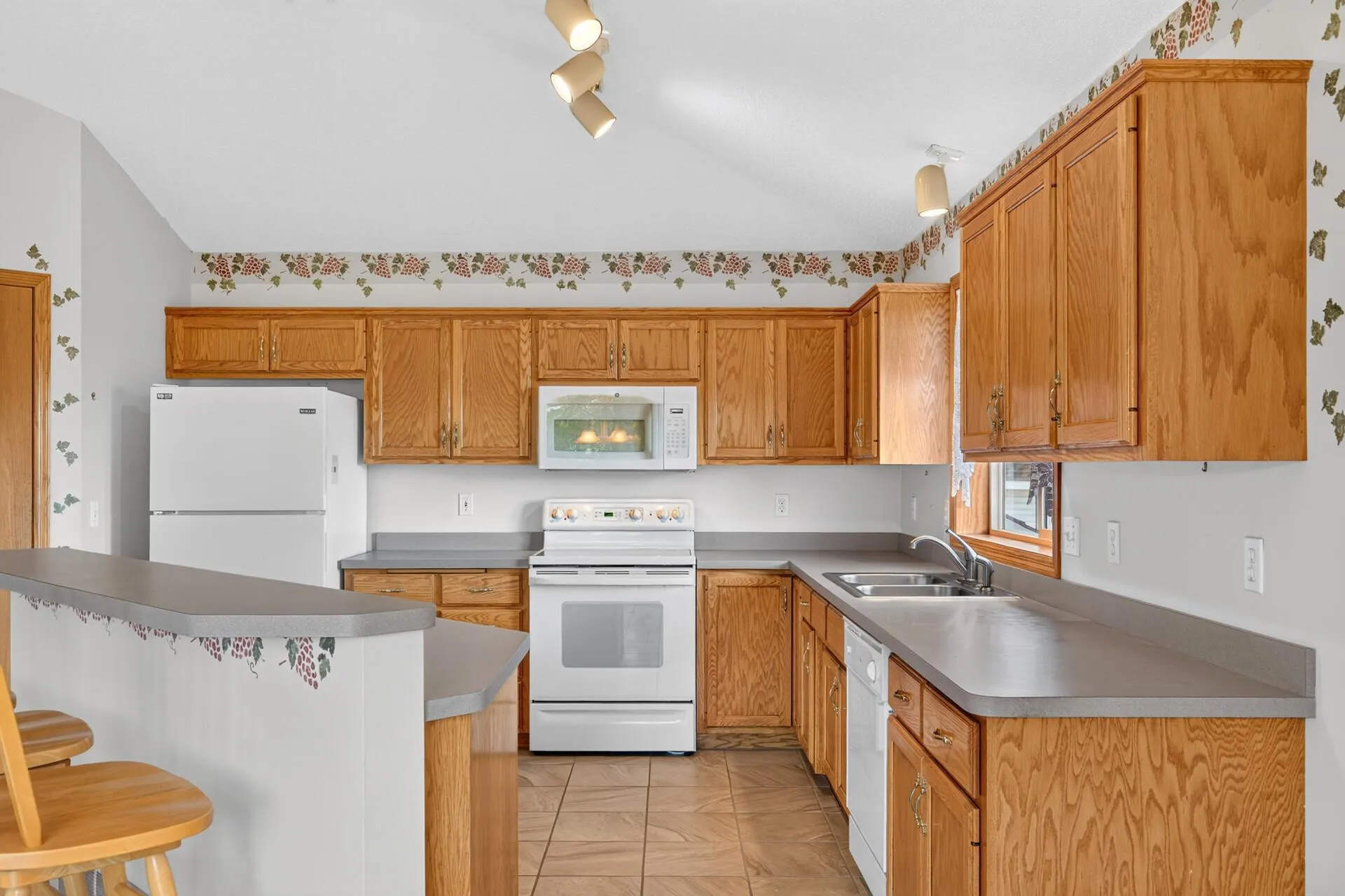 Photo 9 of 1085 Lilac Court Unit 0
