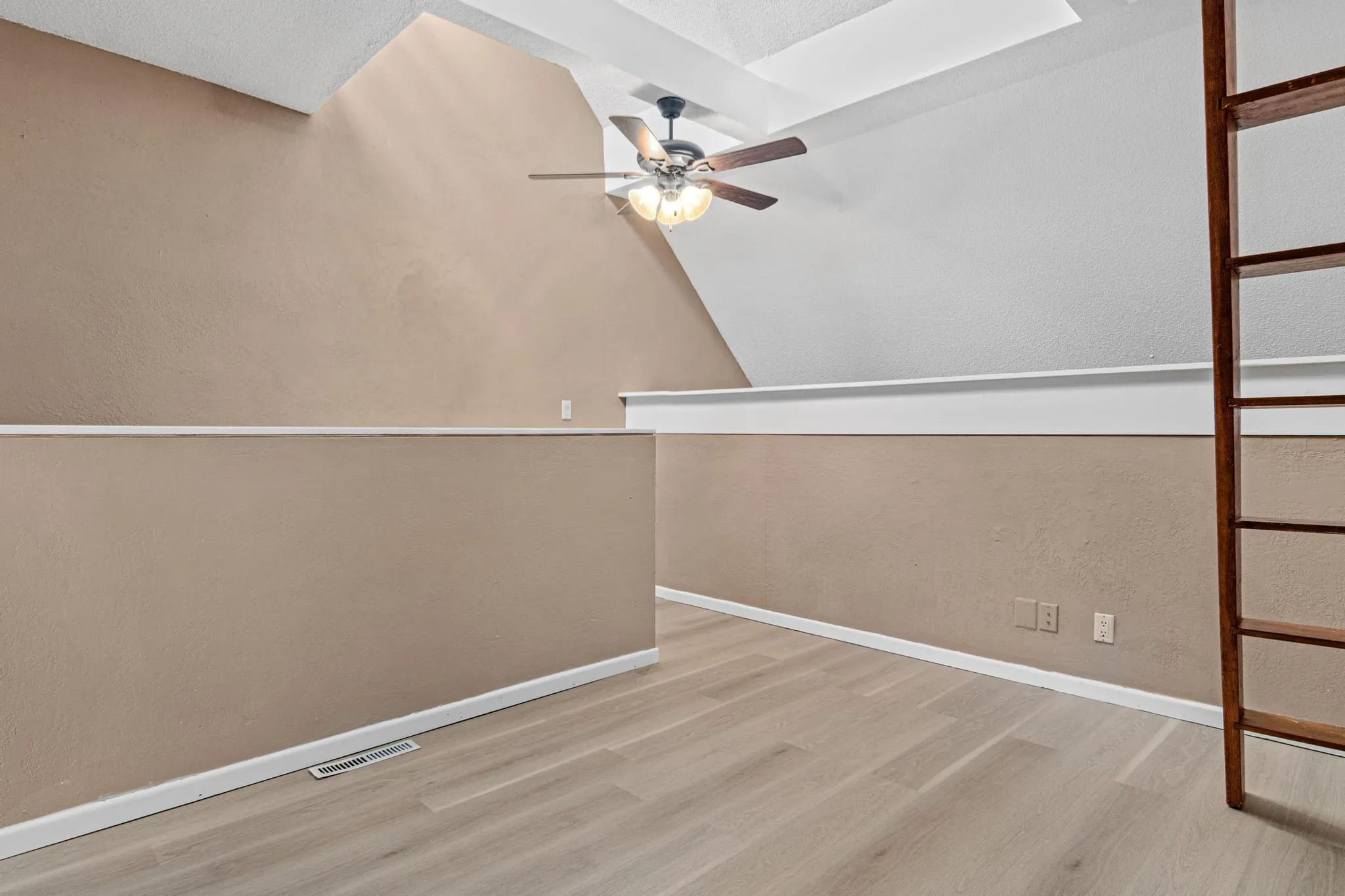 Photo 11 of 87 Cook W Avenue