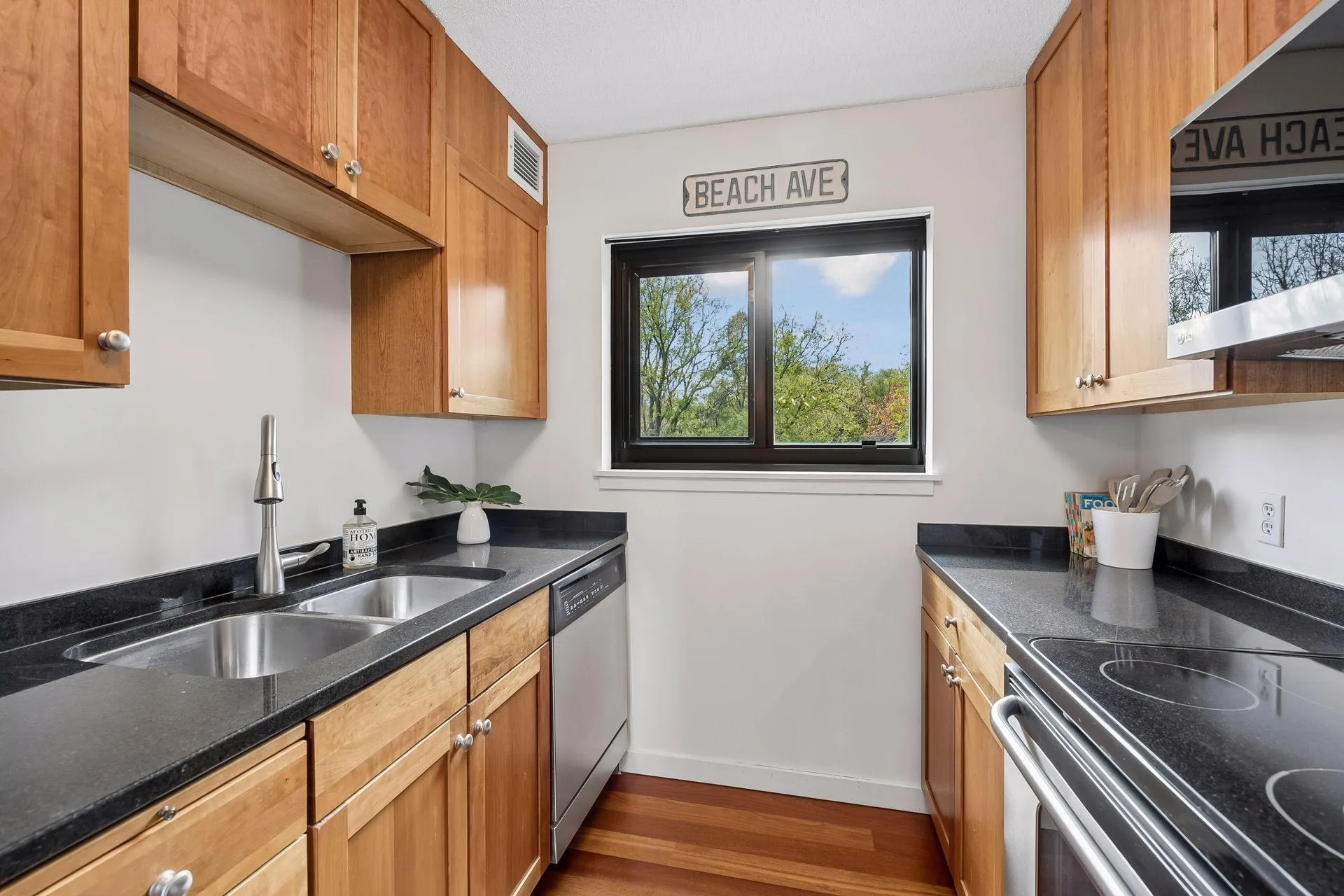 Photo 7 of 3131 Excelsior Boulevard Unit 408