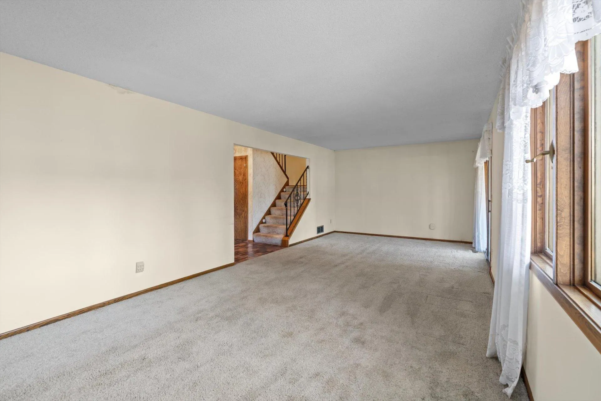 Photo 15 of 5188 West Avenue