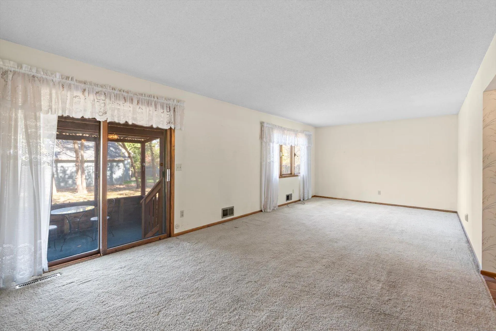 Photo 17 of 5188 West Avenue