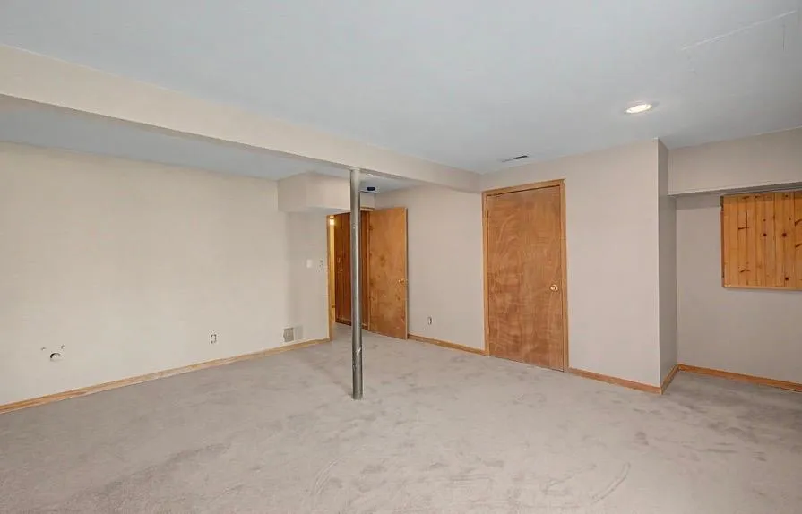 Photo 14 of 2281 Pond Avenue