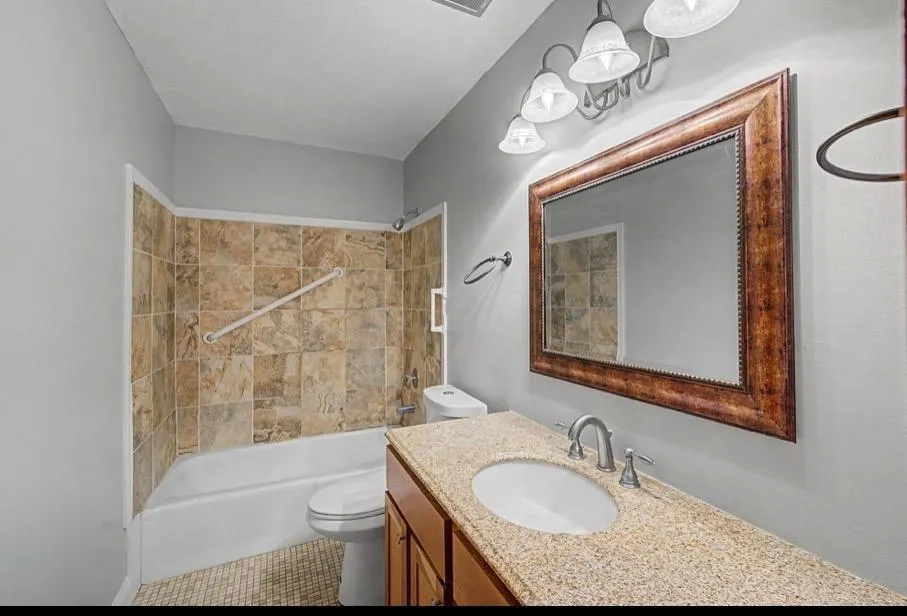 Photo 8 of 2281 Pond Avenue