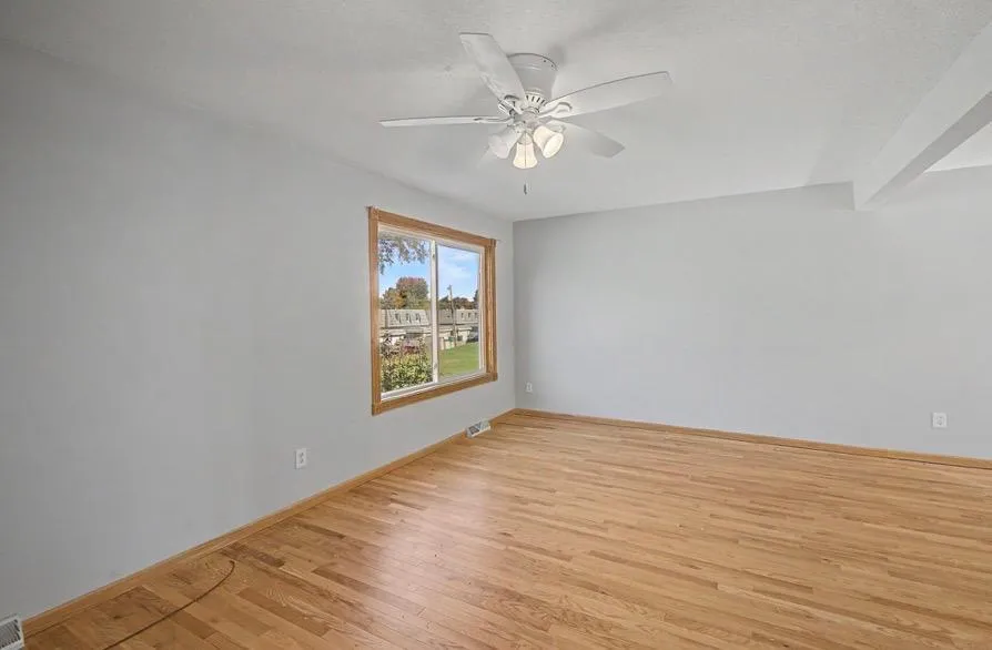 Photo 9 of 2281 Pond Avenue