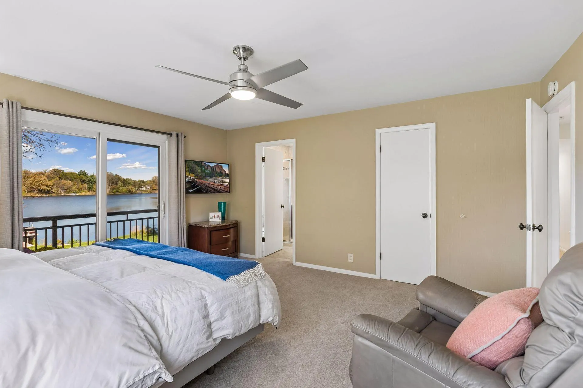 Photo 32 of 4740 Killarney Drive