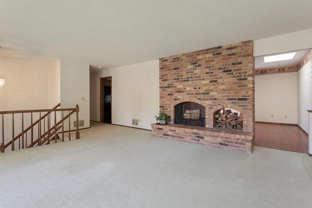 Photo 10 of 4649 Hillsboro N Avenue