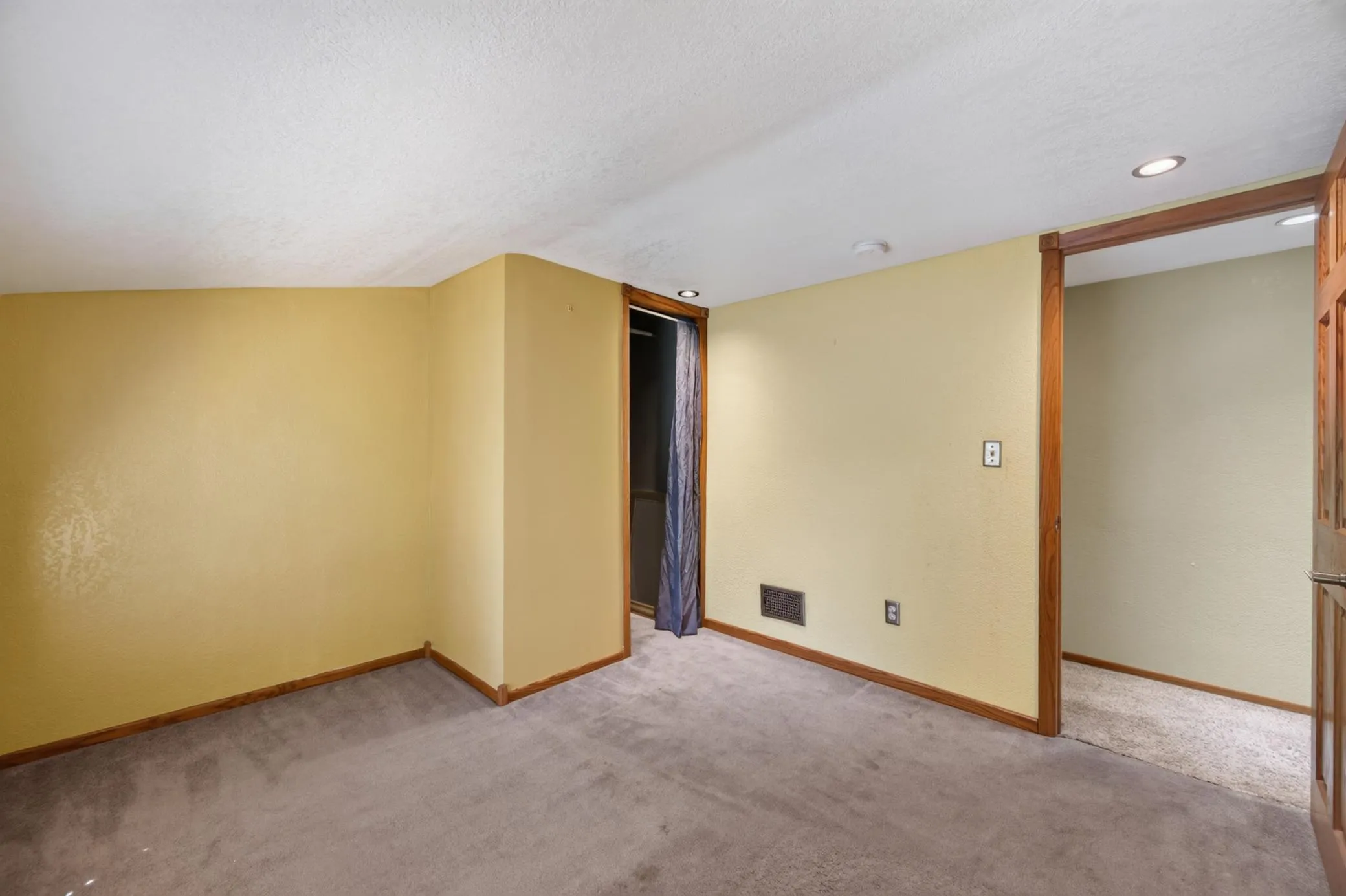 Photo 24 of 1498 Hazelwood Street