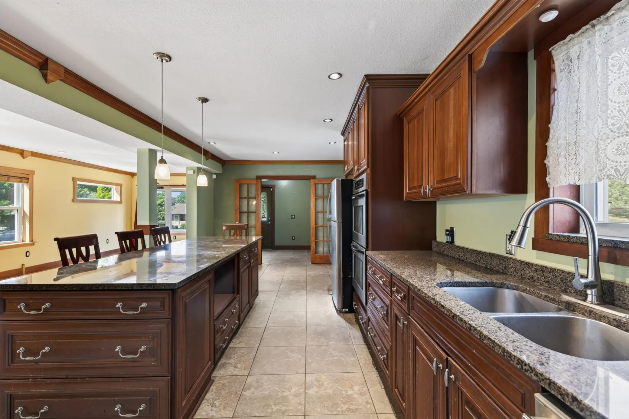Photo 5 of 1498 Hazelwood Street